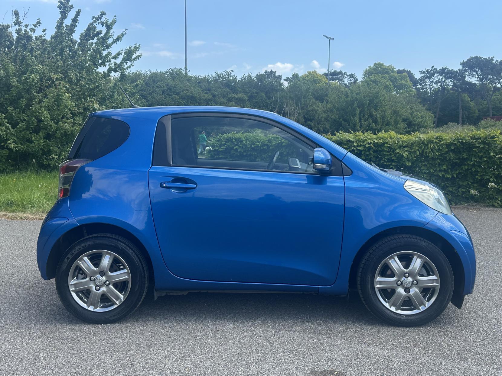 Toyota iQ 1.0 VVT-i 2 Hatchback 3dr Petrol Manual Euro 4 (68 bhp)