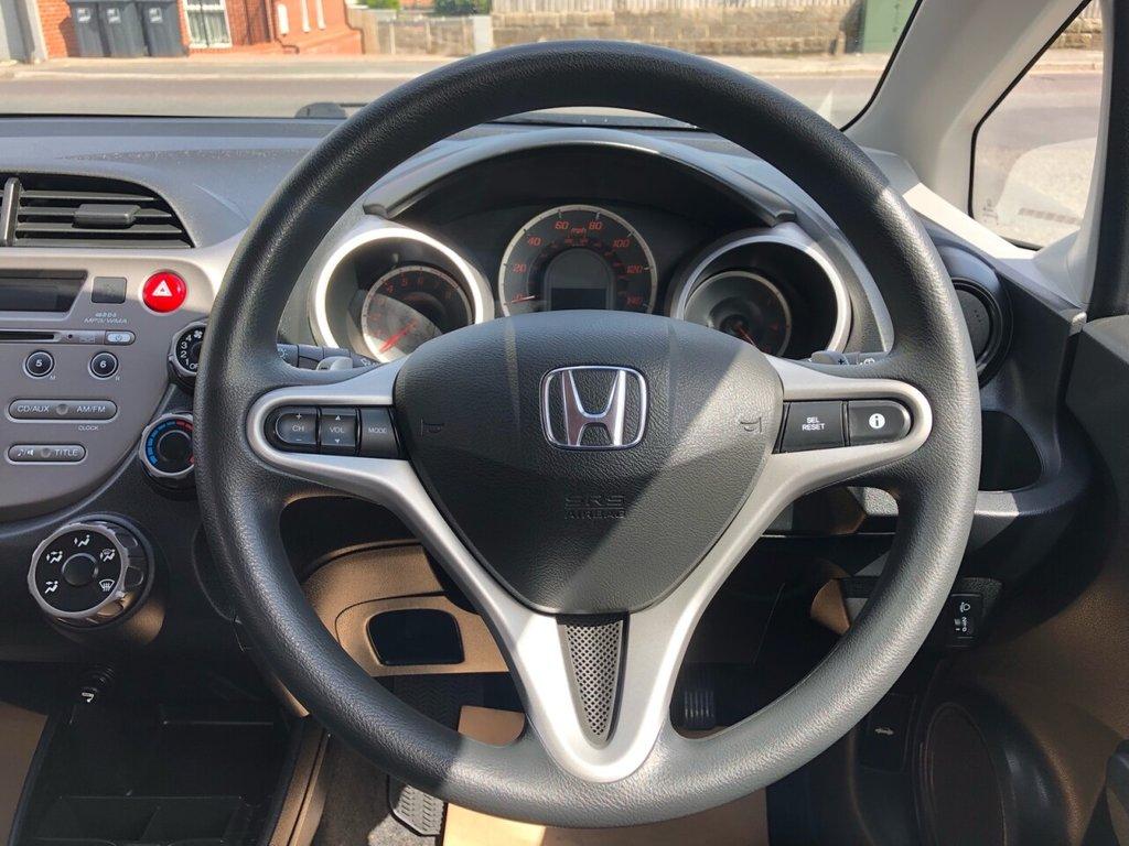 Honda Jazz 1.4 i-VTEC ES Hatchback 5dr Petrol i SHIFT Euro 4 (100 ps)