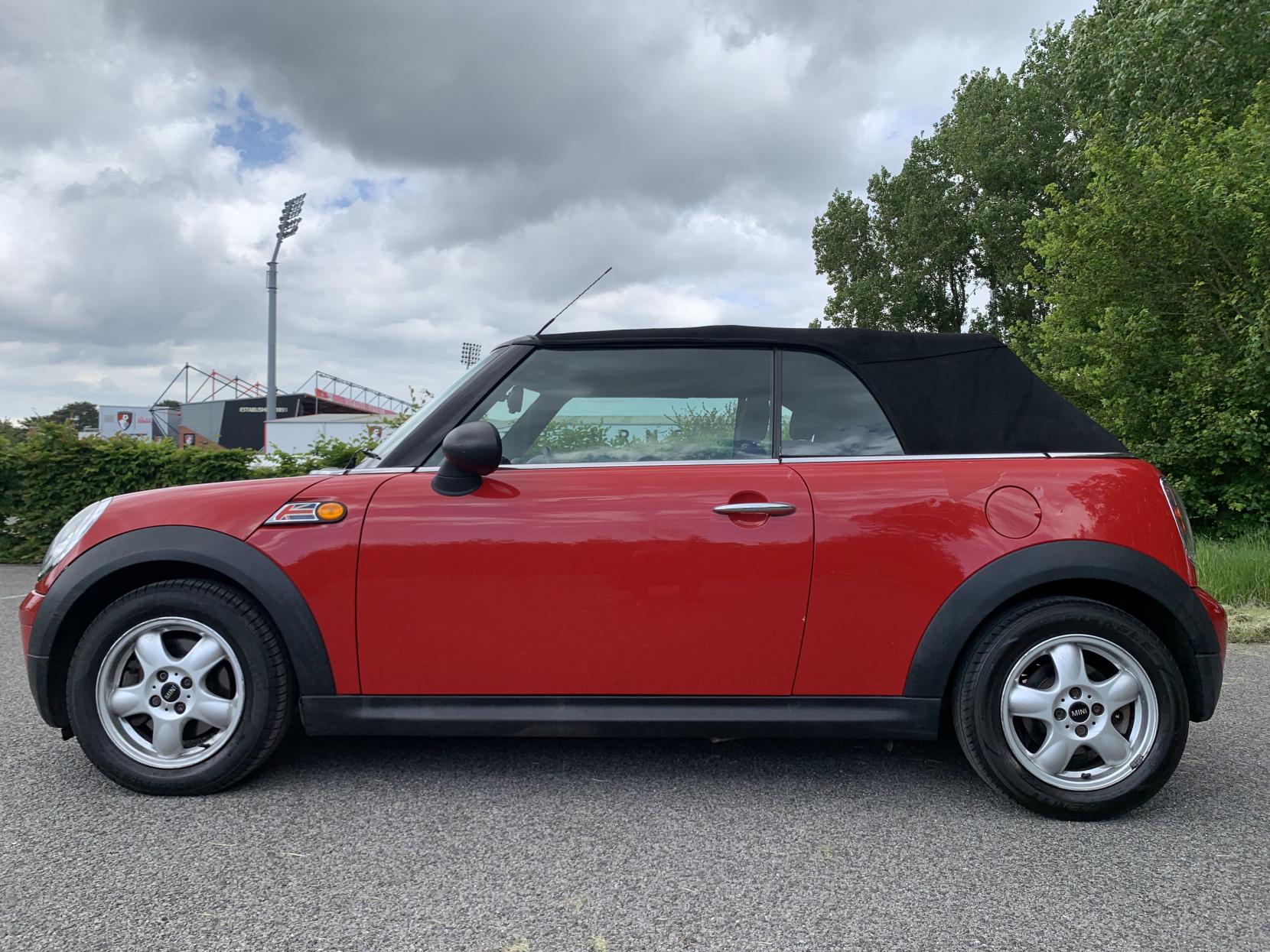 MINI Convertible 1.6 One Convertible 2dr Petrol Manual Euro 5 (98 ps)