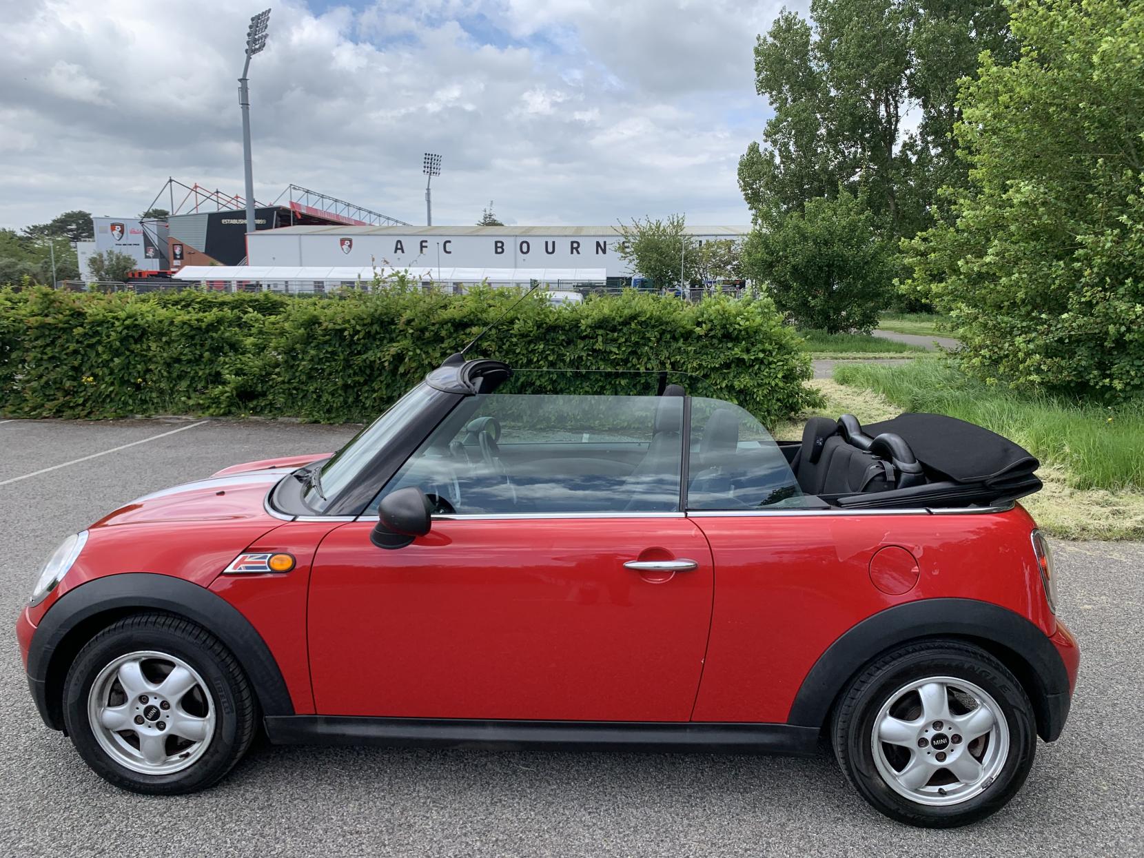 MINI Convertible 1.6 One Convertible 2dr Petrol Manual Euro 5 (98 ps)