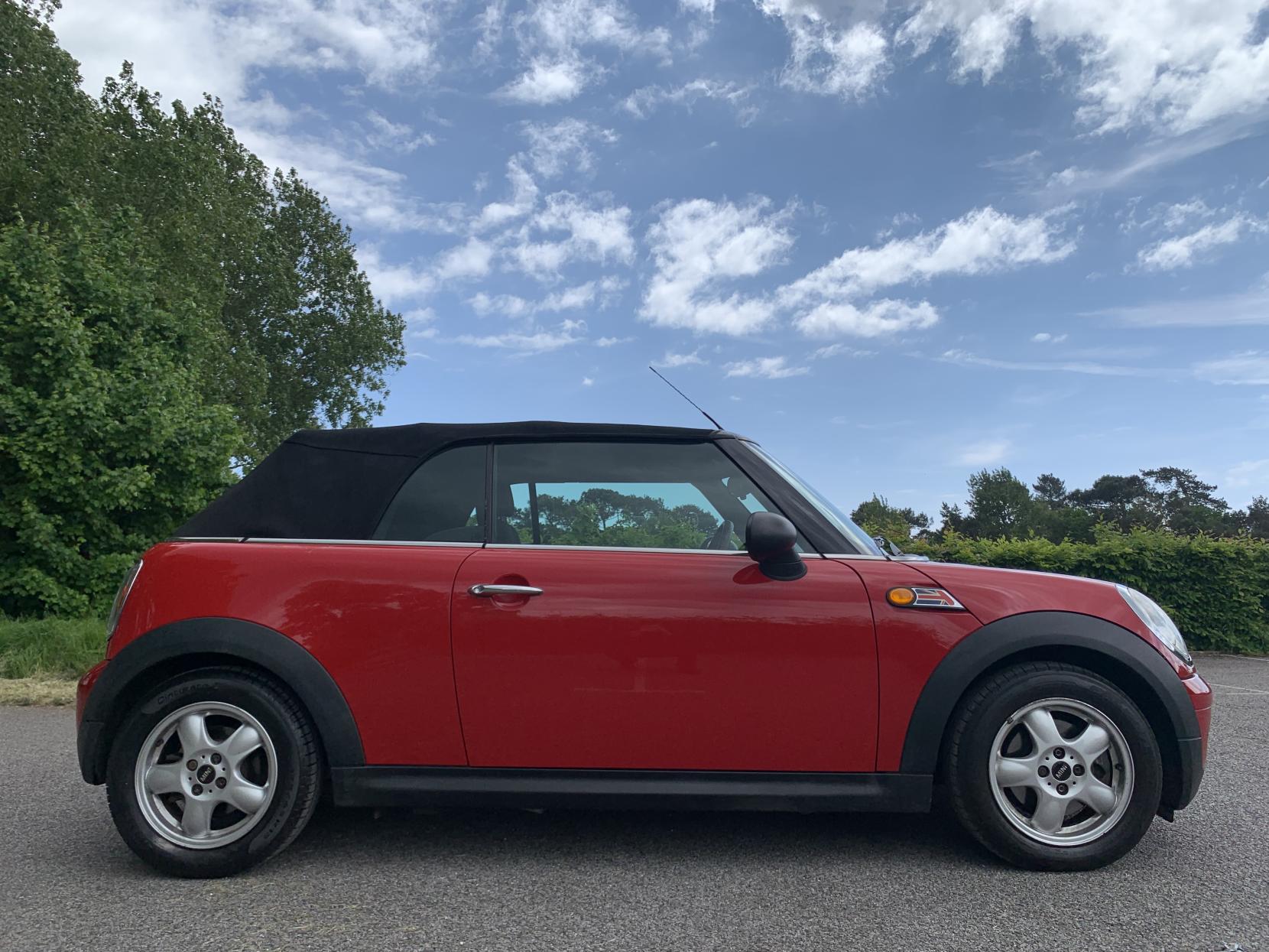 MINI Convertible 1.6 One Convertible 2dr Petrol Manual Euro 5 (98 ps)