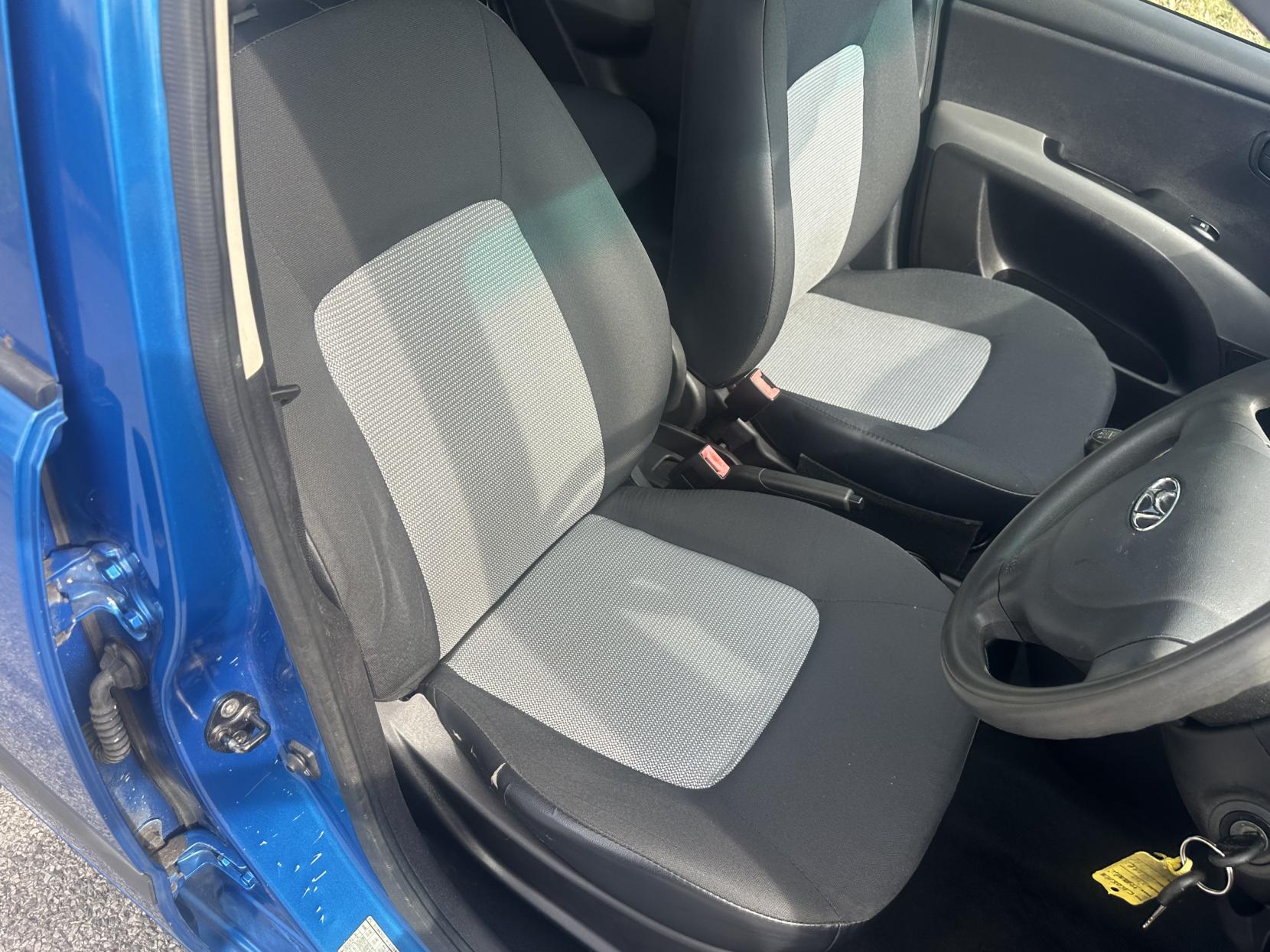 Hyundai i10 1.1 Classic Hatchback 5dr Petrol Manual Euro 4 (66 bhp)