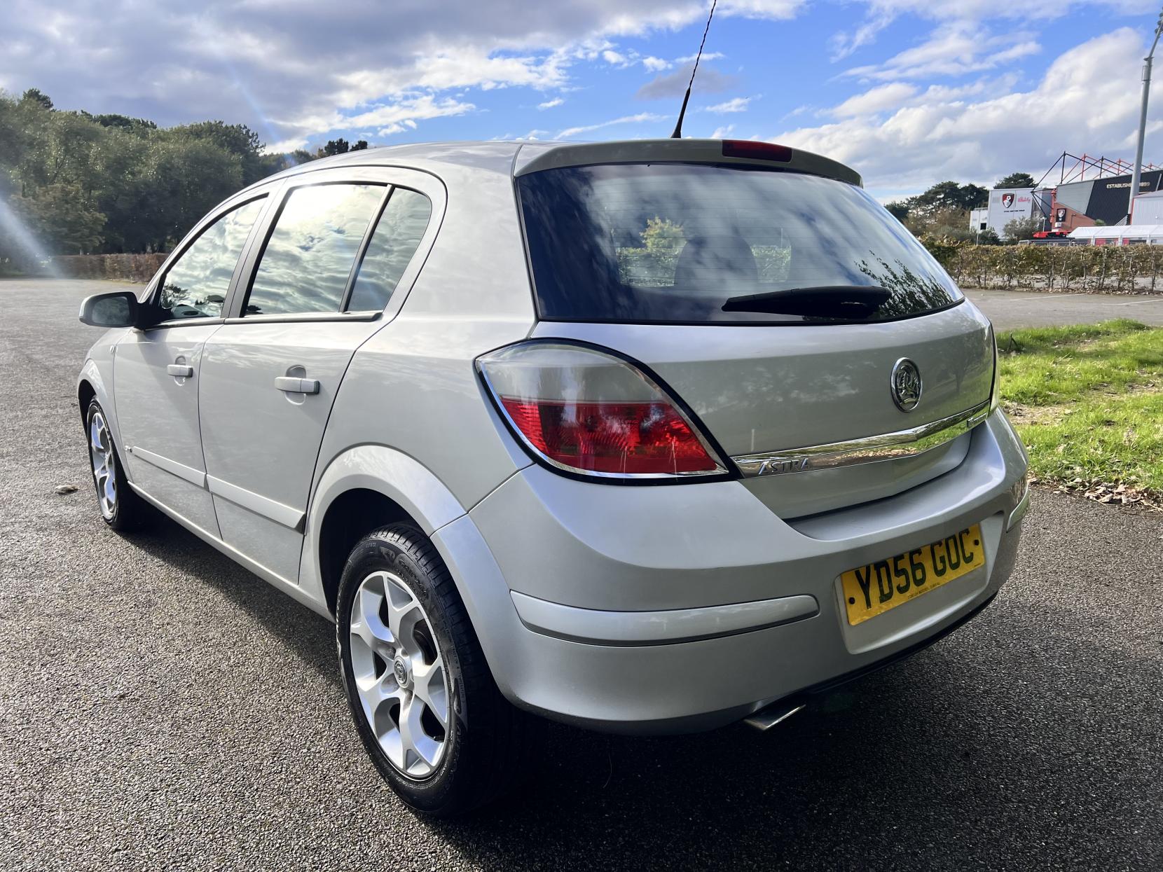 Vauxhall Astra 1.6i 16v SXi Hatchback 5dr Petrol Manual (158 g/km, 103 bhp)