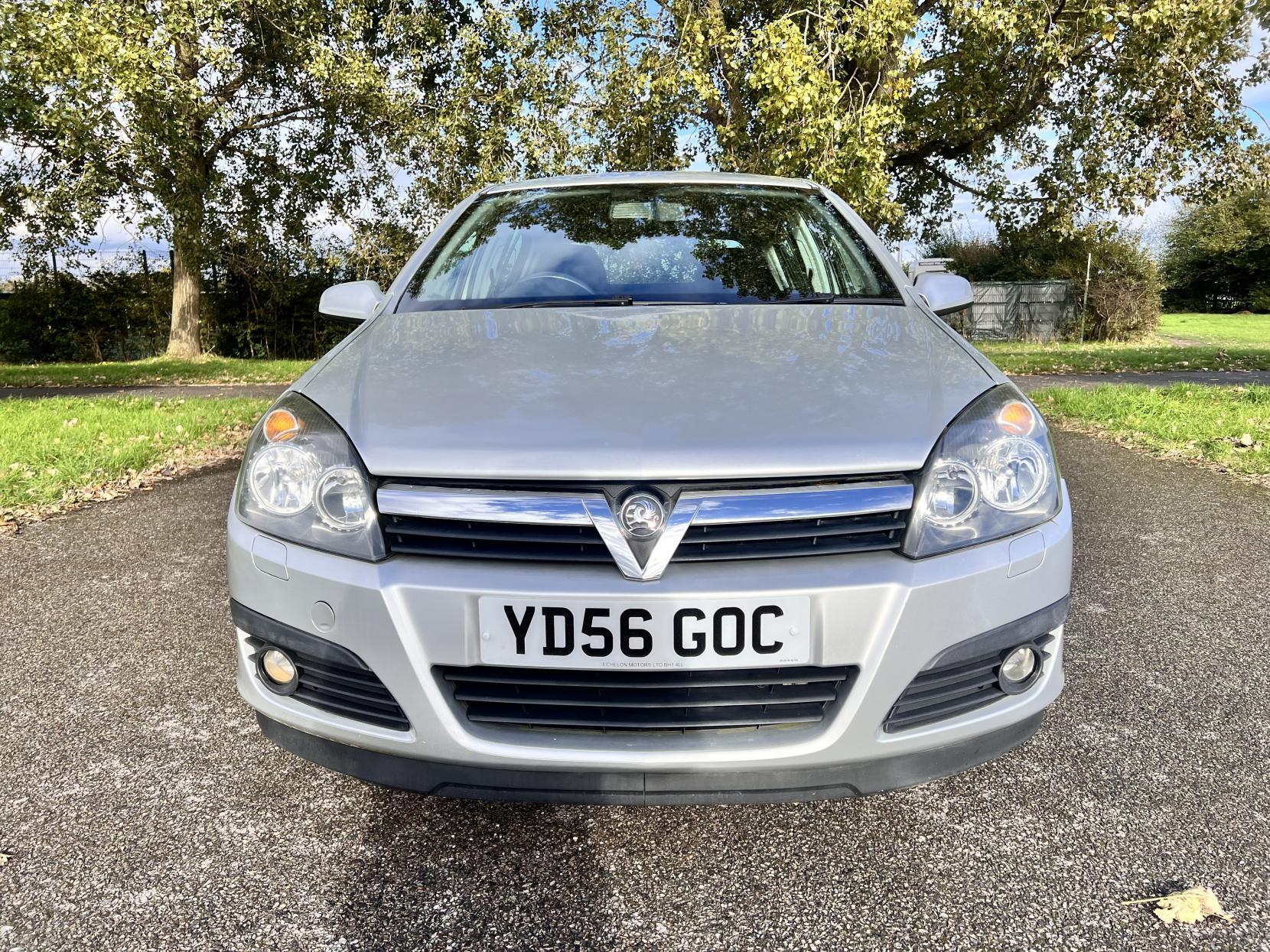 Vauxhall Astra 1.6i 16v SXi Hatchback 5dr Petrol Manual (158 g/km, 103 bhp)