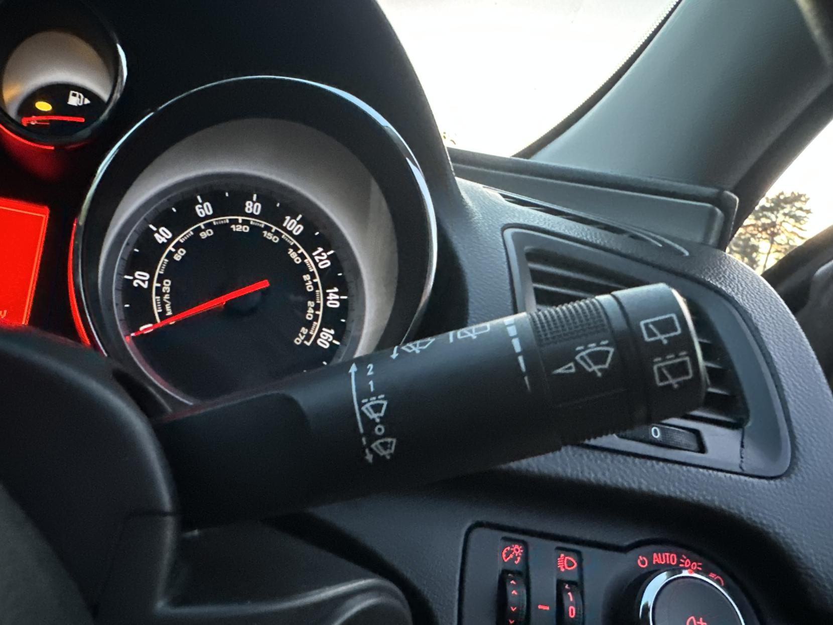 Vauxhall Insignia 1.8 16V Exclusiv Hatchback 5dr Petrol Manual Euro 5 (140 ps)