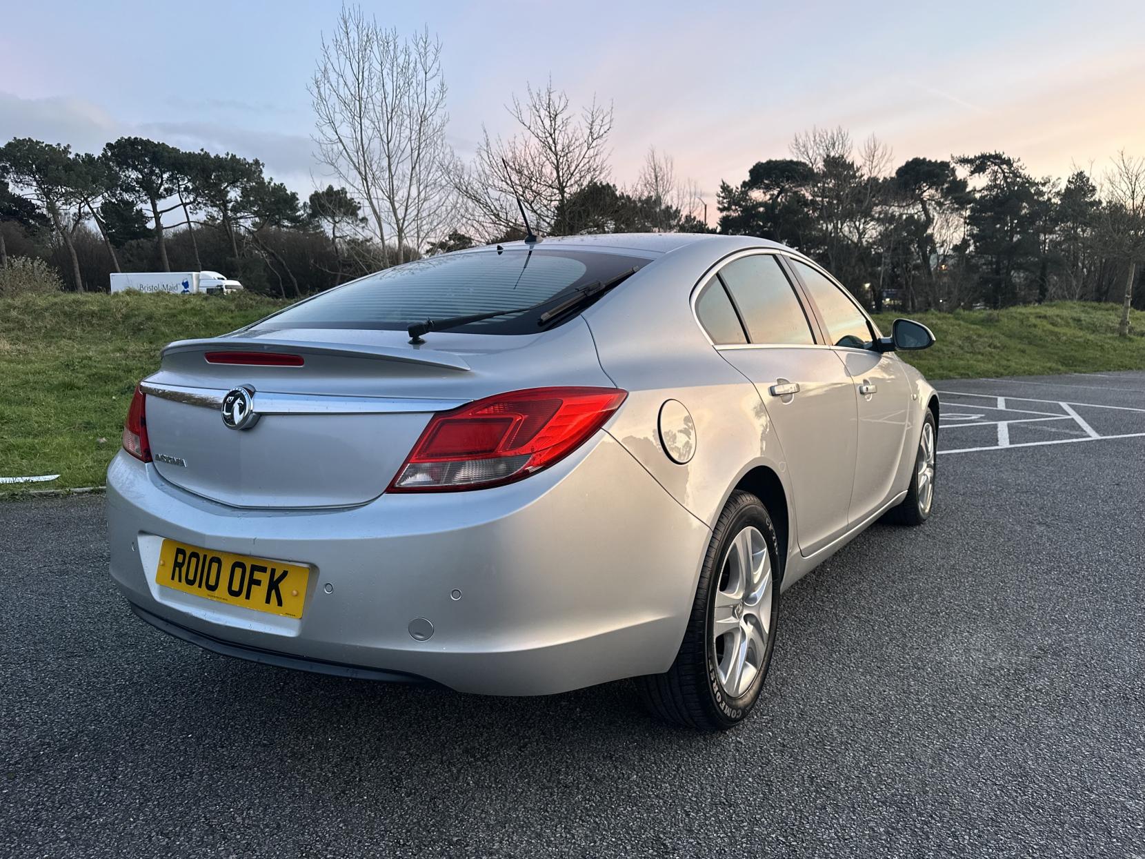 Vauxhall Insignia 1.8 16V Exclusiv Hatchback 5dr Petrol Manual Euro 5 (140 ps)