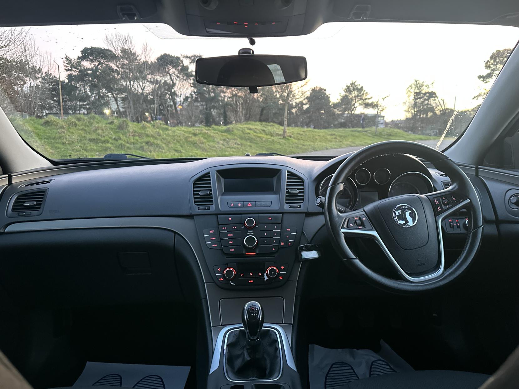 Vauxhall Insignia 1.8 16V Exclusiv Hatchback 5dr Petrol Manual Euro 5 (140 ps)