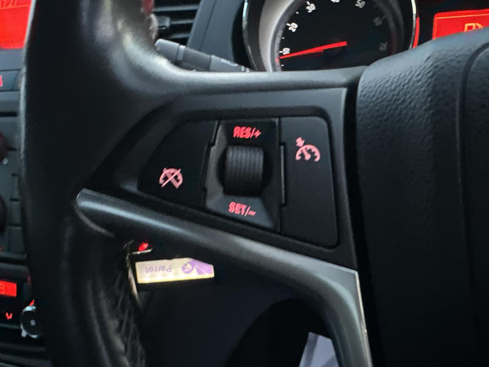 Vauxhall Insignia 1.8 16V Exclusiv Hatchback 5dr Petrol Manual Euro 5 (140 ps)