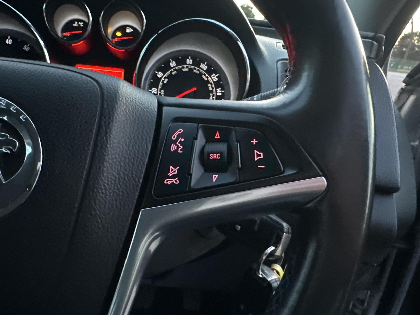 Vauxhall Insignia 1.8 16V Exclusiv Hatchback 5dr Petrol Manual Euro 5 (140 ps)