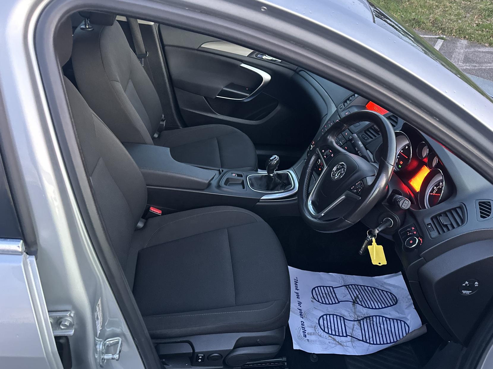 Vauxhall Insignia 1.8 16V Exclusiv Hatchback 5dr Petrol Manual Euro 5 (140 ps)