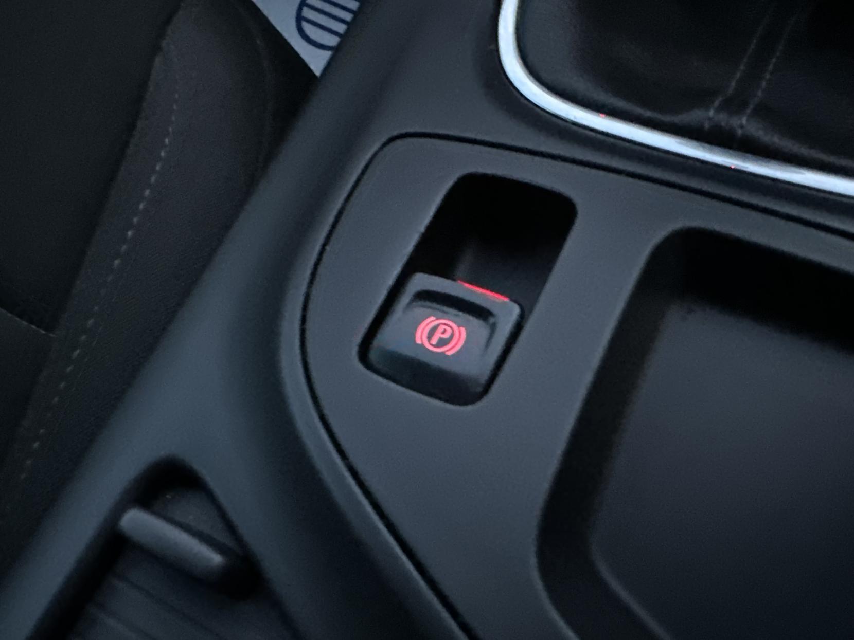 Vauxhall Insignia 1.8 16V Exclusiv Hatchback 5dr Petrol Manual Euro 5 (140 ps)