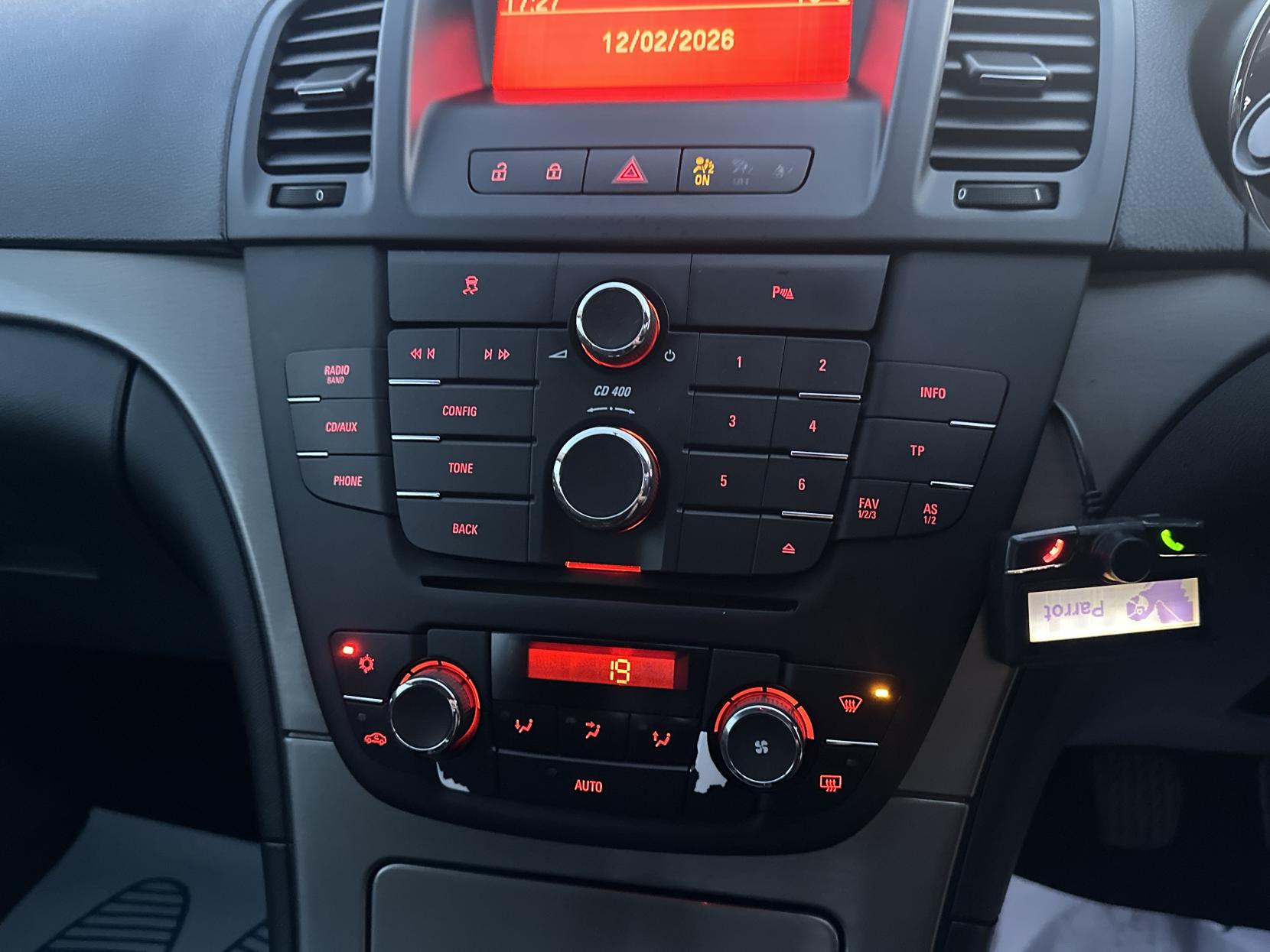 Vauxhall Insignia 1.8 16V Exclusiv Hatchback 5dr Petrol Manual Euro 5 (140 ps)