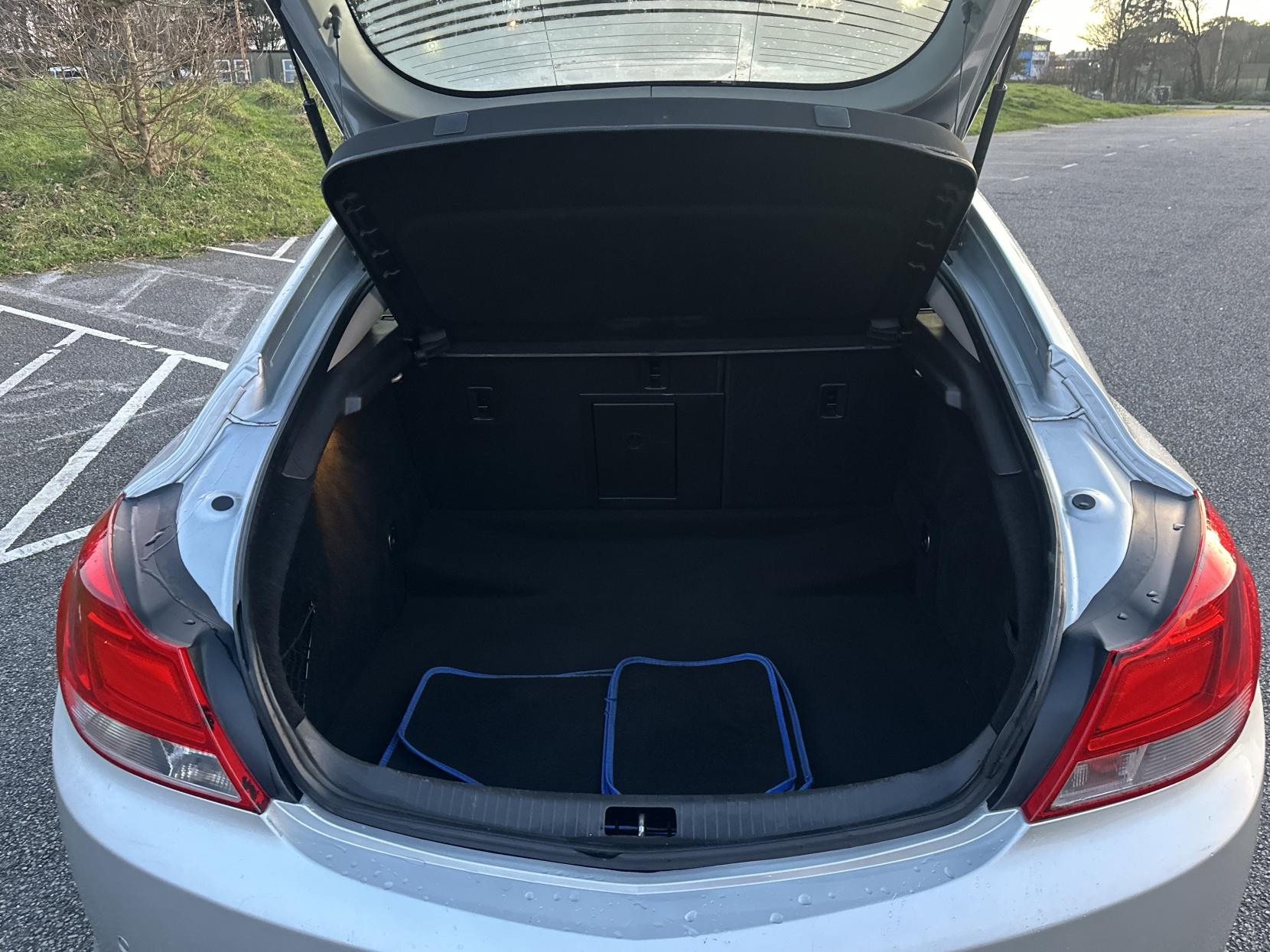 Vauxhall Insignia 1.8 16V Exclusiv Hatchback 5dr Petrol Manual Euro 5 (140 ps)