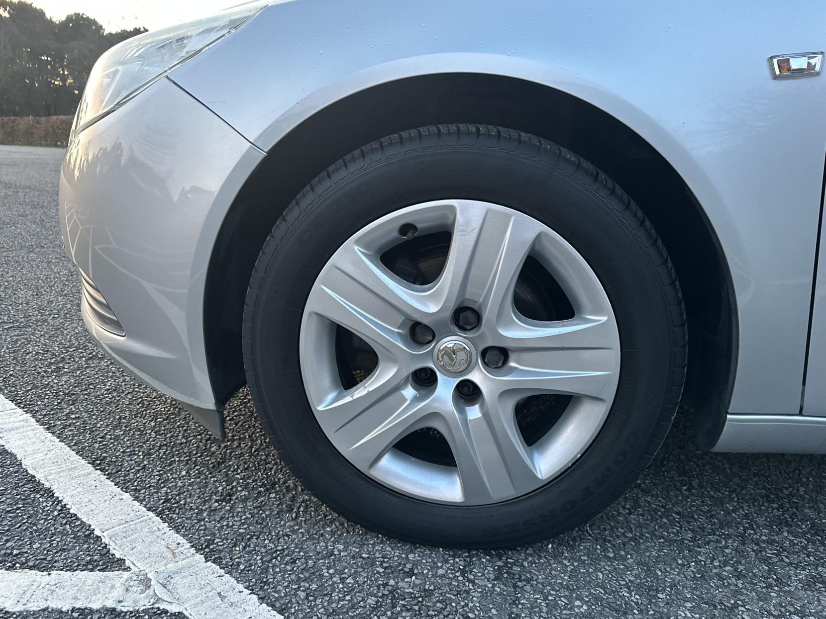 Vauxhall Insignia 1.8 16V Exclusiv Hatchback 5dr Petrol Manual Euro 5 (140 ps)