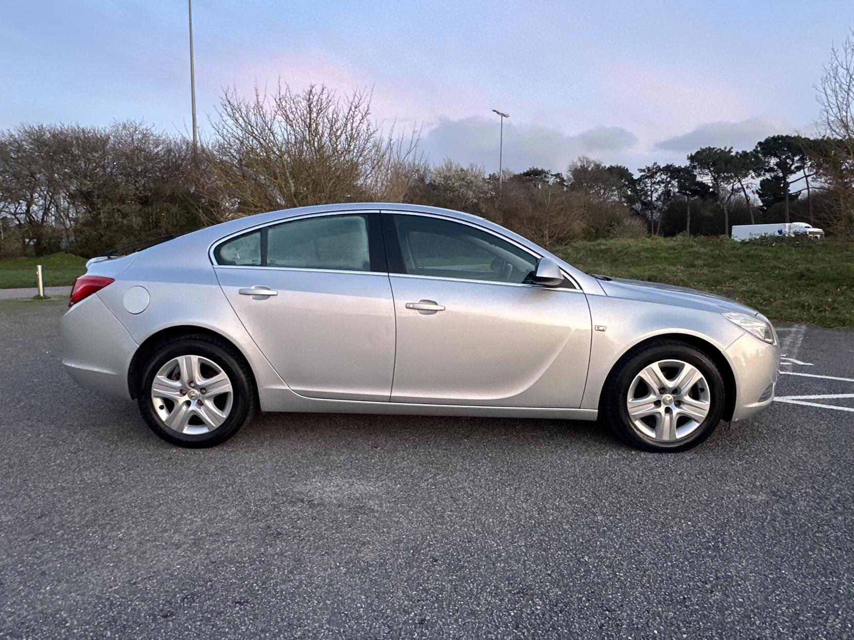 Vauxhall Insignia 1.8 16V Exclusiv Hatchback 5dr Petrol Manual Euro 5 (140 ps)