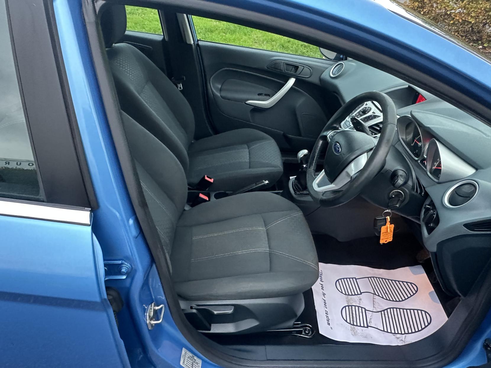 Ford Fiesta 1.4 Zetec Hatchback 5dr Petrol Manual (133 g/km, 94 bhp)