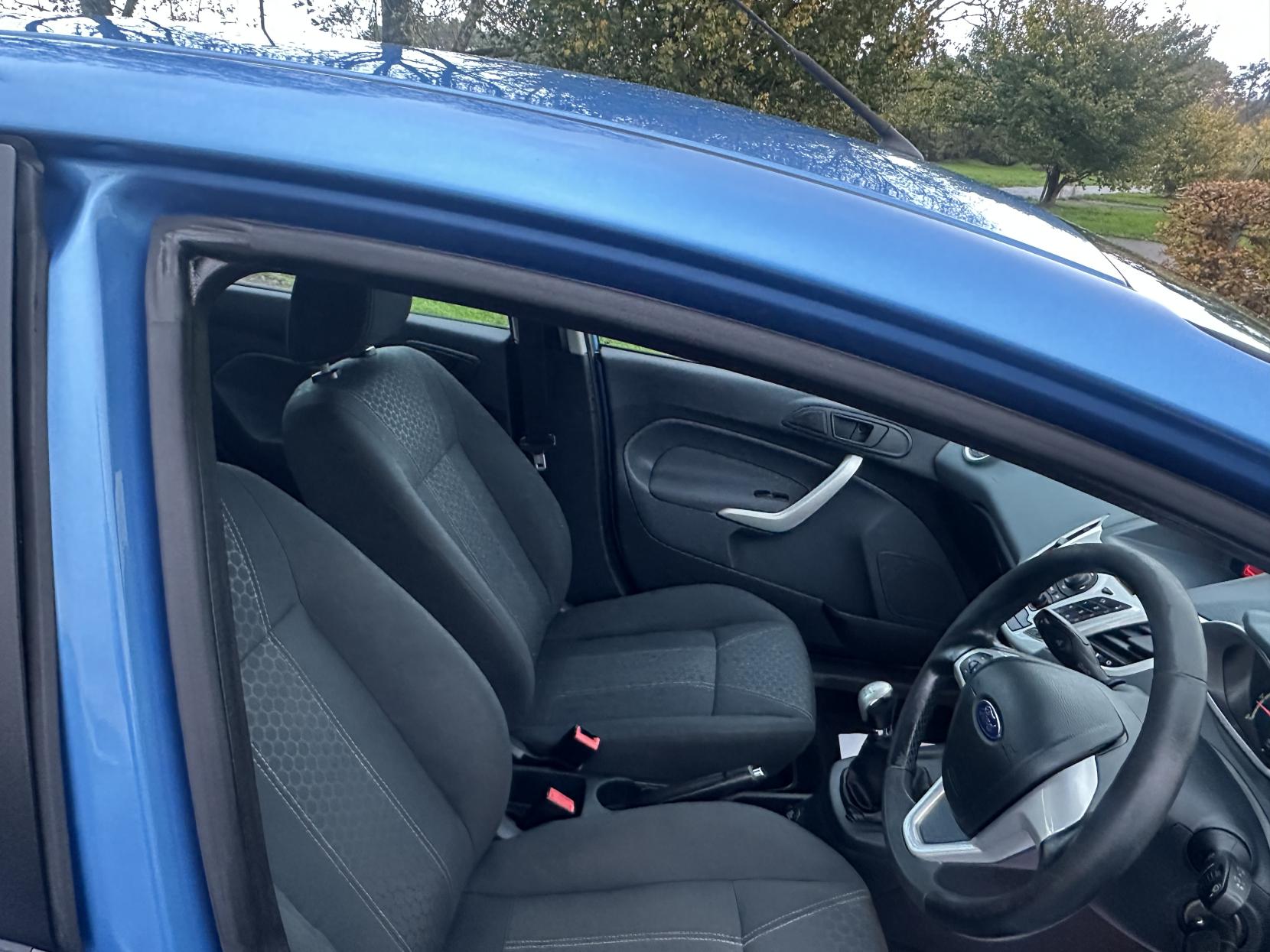 Ford Fiesta 1.4 Zetec Hatchback 5dr Petrol Manual (133 g/km, 94 bhp)