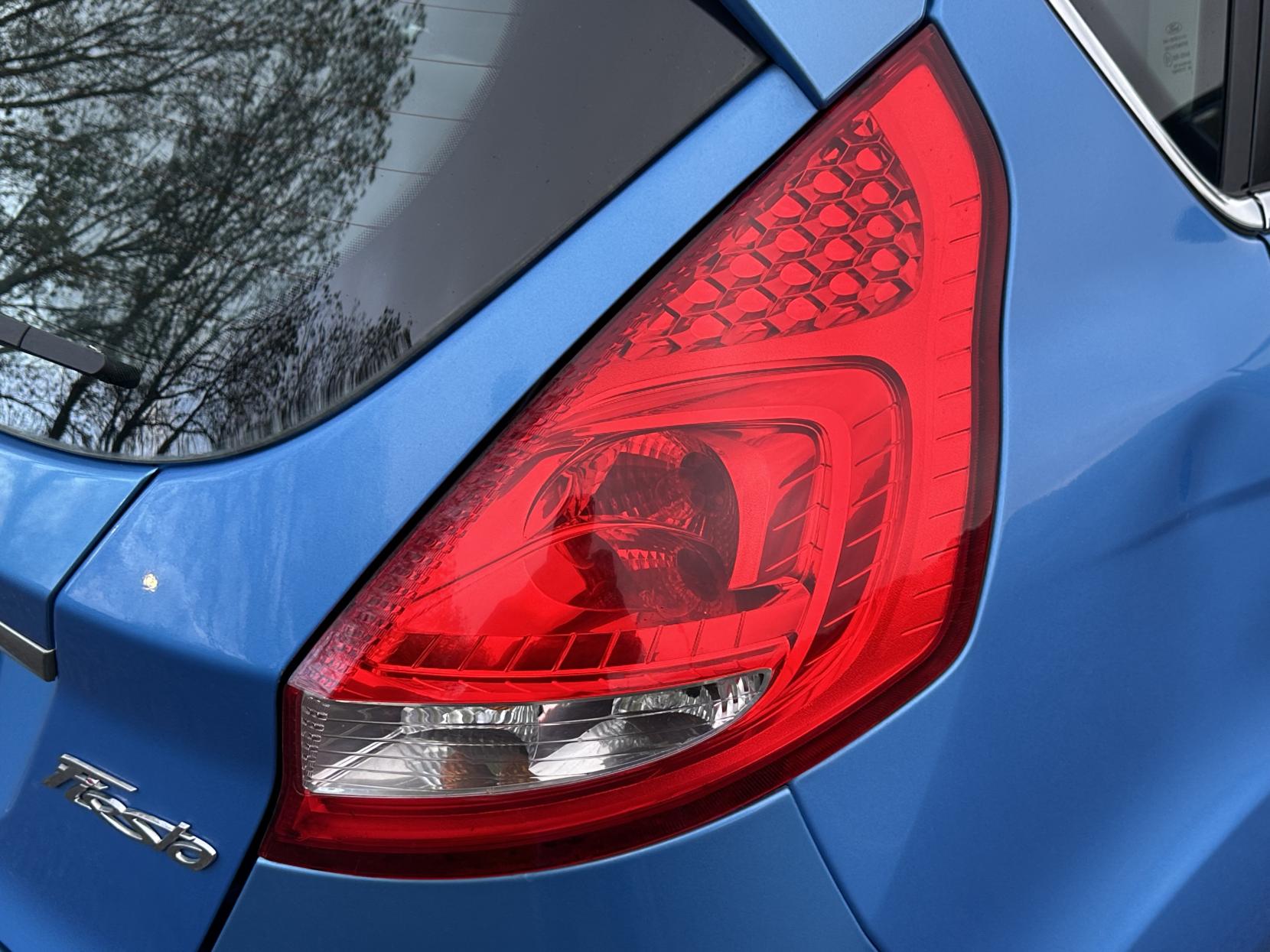 Ford Fiesta 1.4 Zetec Hatchback 5dr Petrol Manual (133 g/km, 94 bhp)