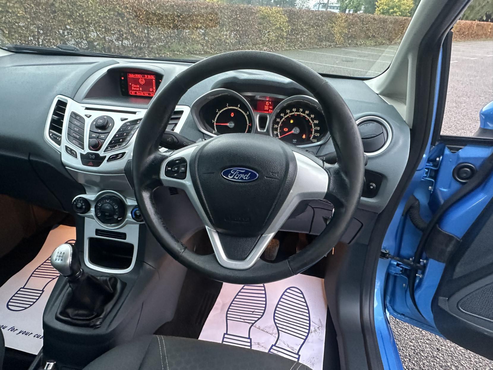 Ford Fiesta 1.4 Zetec Hatchback 5dr Petrol Manual (133 g/km, 94 bhp)