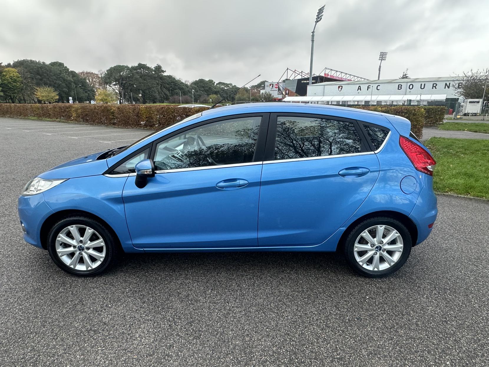 Ford Fiesta 1.4 Zetec Hatchback 5dr Petrol Manual (133 g/km, 94 bhp)