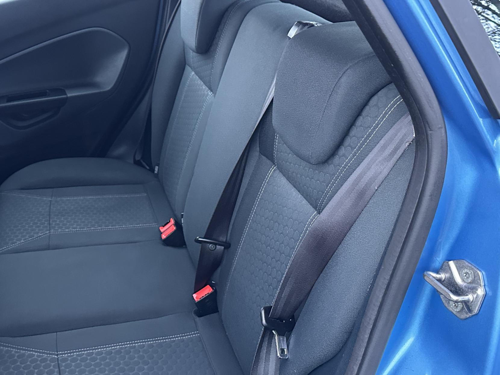 Ford Fiesta 1.4 Zetec Hatchback 5dr Petrol Manual (133 g/km, 94 bhp)