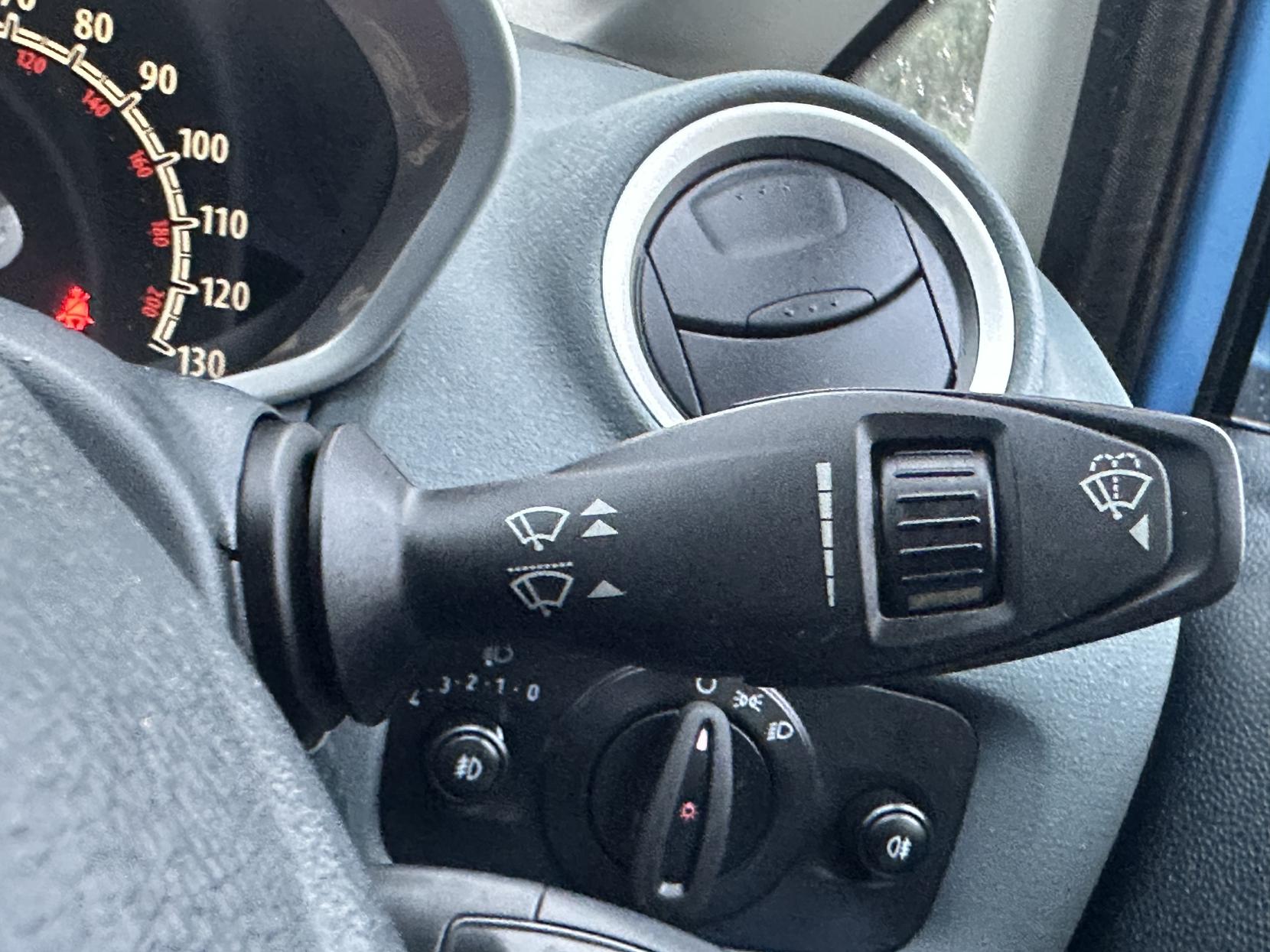 Ford Fiesta 1.4 Zetec Hatchback 5dr Petrol Manual (133 g/km, 94 bhp)