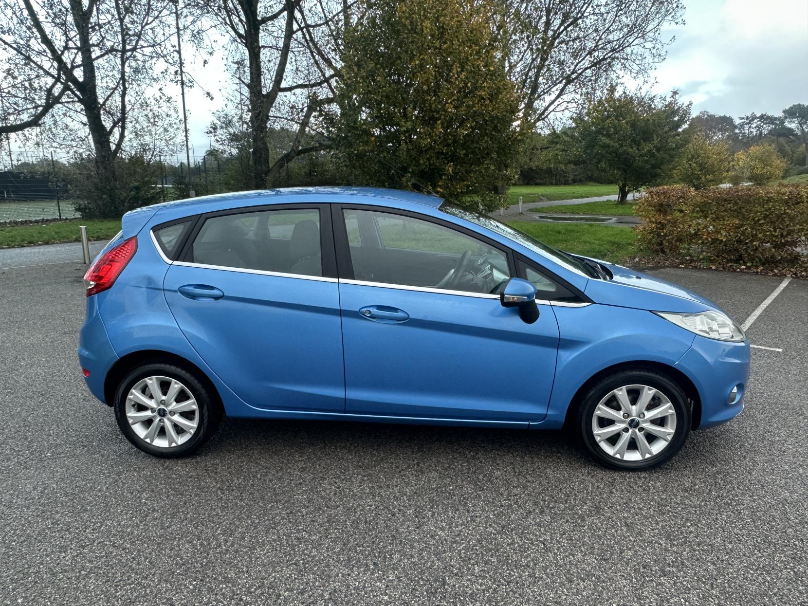 Ford Fiesta 1.4 Zetec Hatchback 5dr Petrol Manual (133 g/km, 94 bhp)