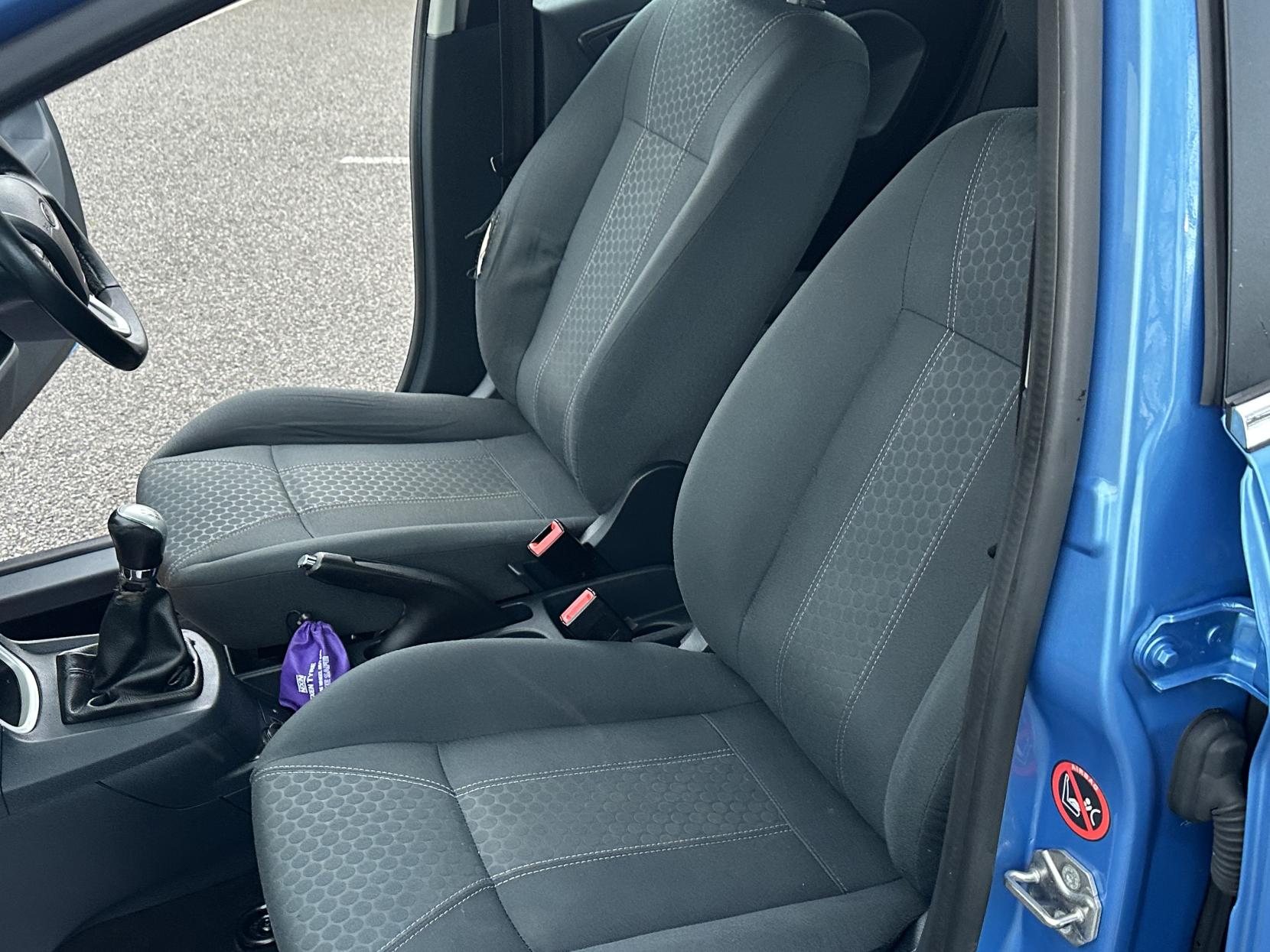 Ford Fiesta 1.4 Zetec Hatchback 5dr Petrol Manual (133 g/km, 94 bhp)