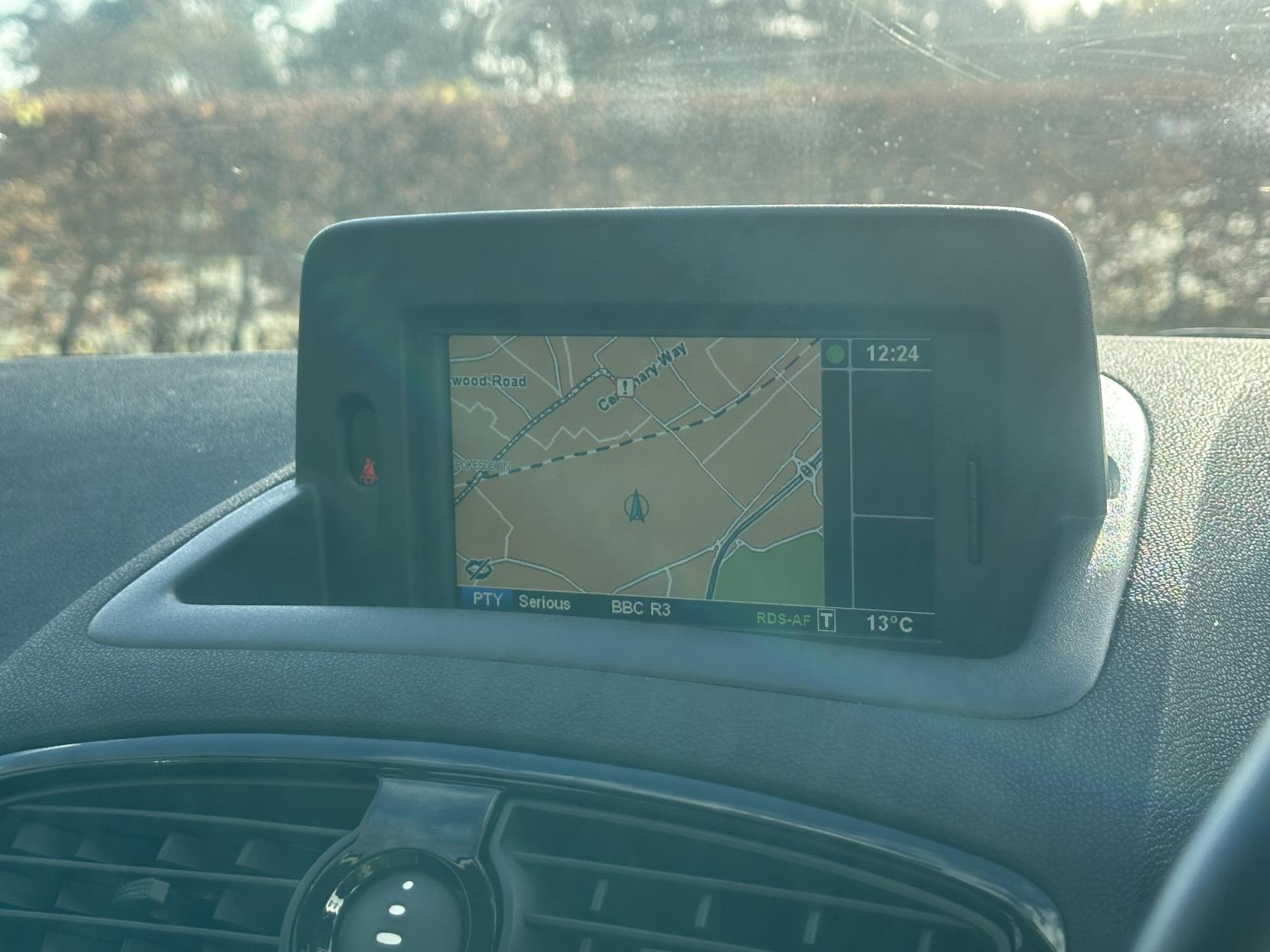 Renault Clio 1.2 Dynamique TomTom Hatchback 5dr Petrol Manual Euro 5 (75 ps)