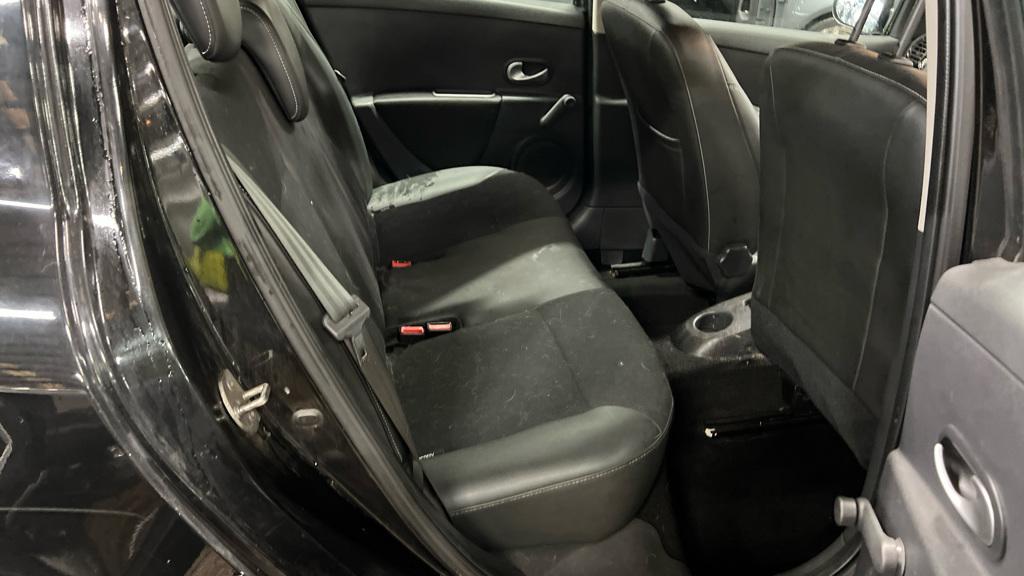 Renault Clio 1.2 Dynamique TomTom Hatchback 5dr Petrol Manual Euro 5 (75 ps)