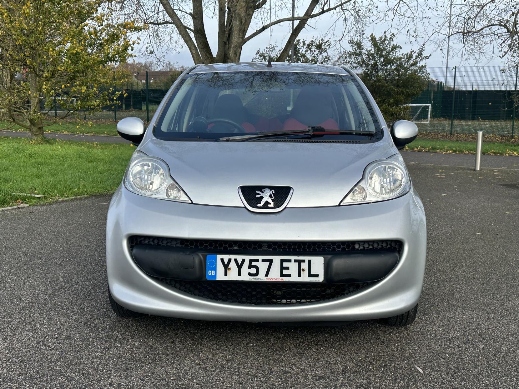 Peugeot 107 1.0 12V Urban Move Hatchback 5dr Petrol Manual Euro 4 (68 ps)