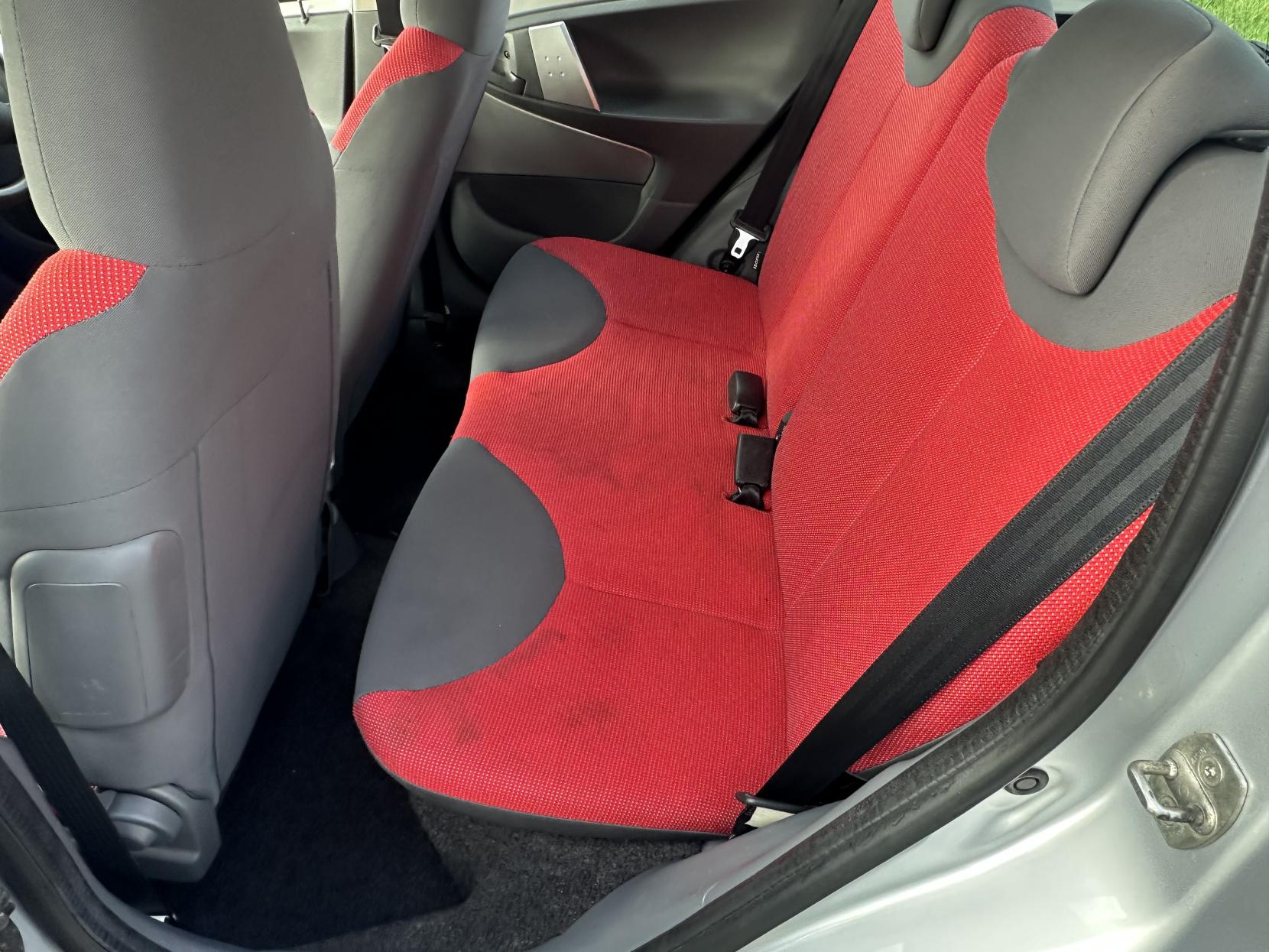 Peugeot 107 1.0 12V Urban Move Hatchback 5dr Petrol Manual Euro 4 (68 ps)