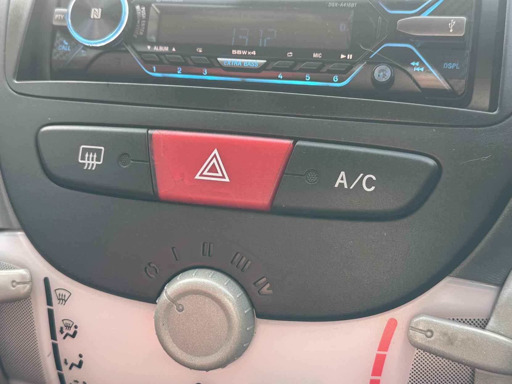 Peugeot 107 1.0 12V Urban Move Hatchback 5dr Petrol Manual Euro 4 (68 ps)