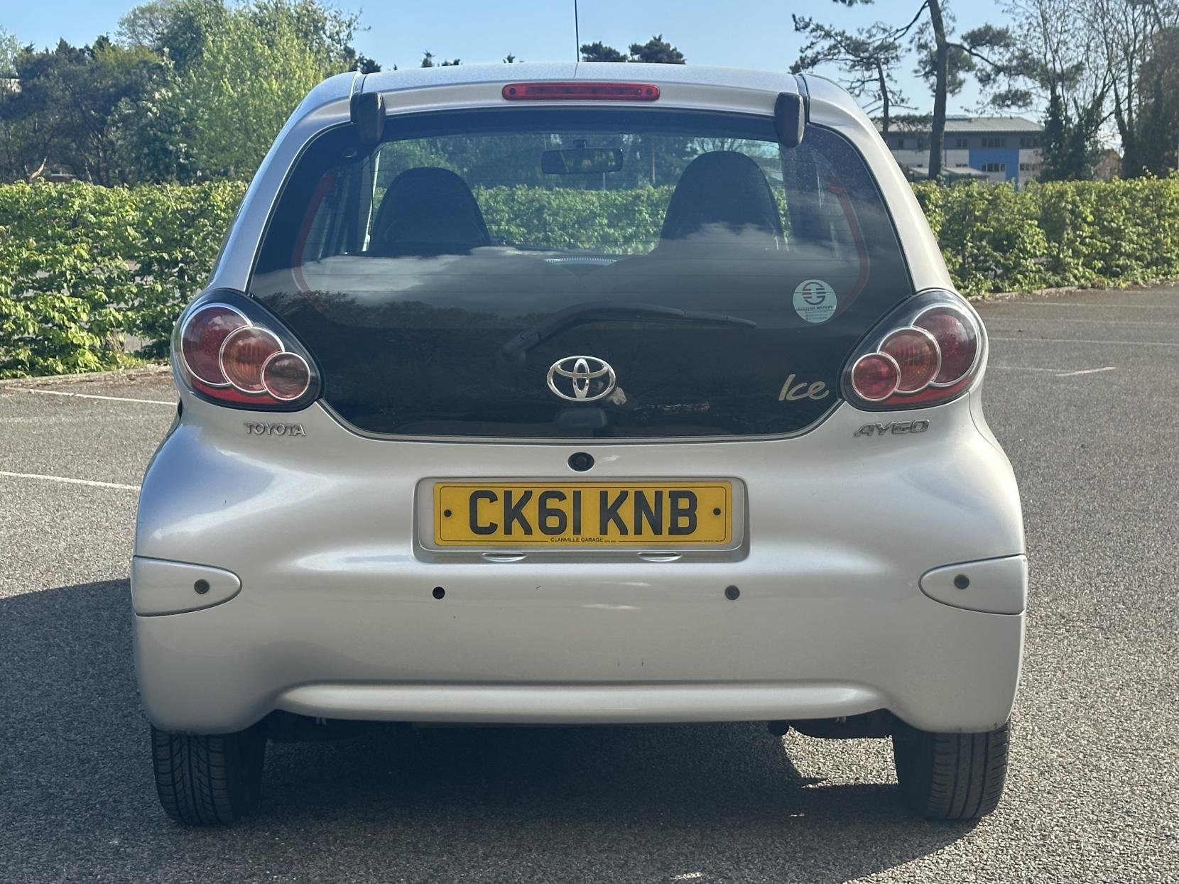 Toyota AYGO 1.0 VVT-i Ice Hatchback 5dr Petrol Manual Euro 5 (67 ps)