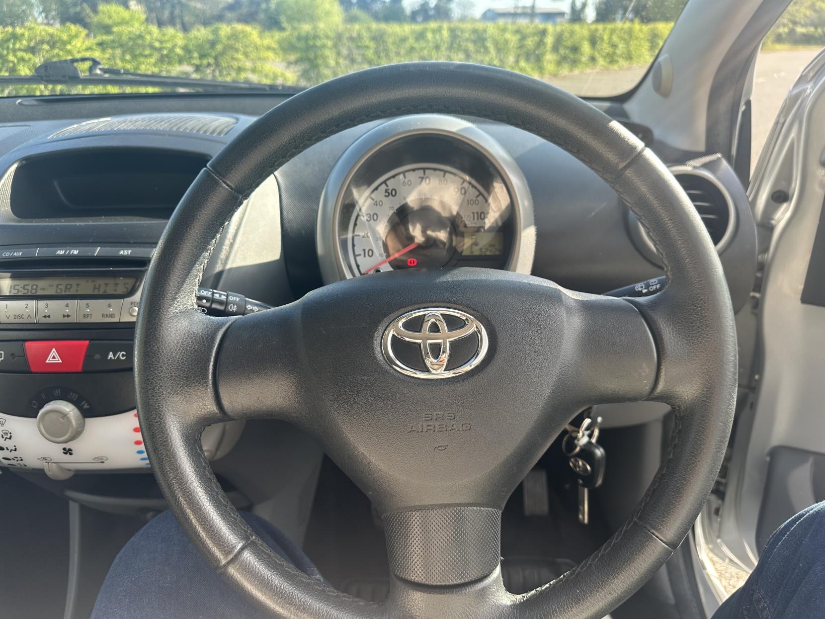 Toyota AYGO 1.0 VVT-i Ice Hatchback 5dr Petrol Manual Euro 5 (67 ps)