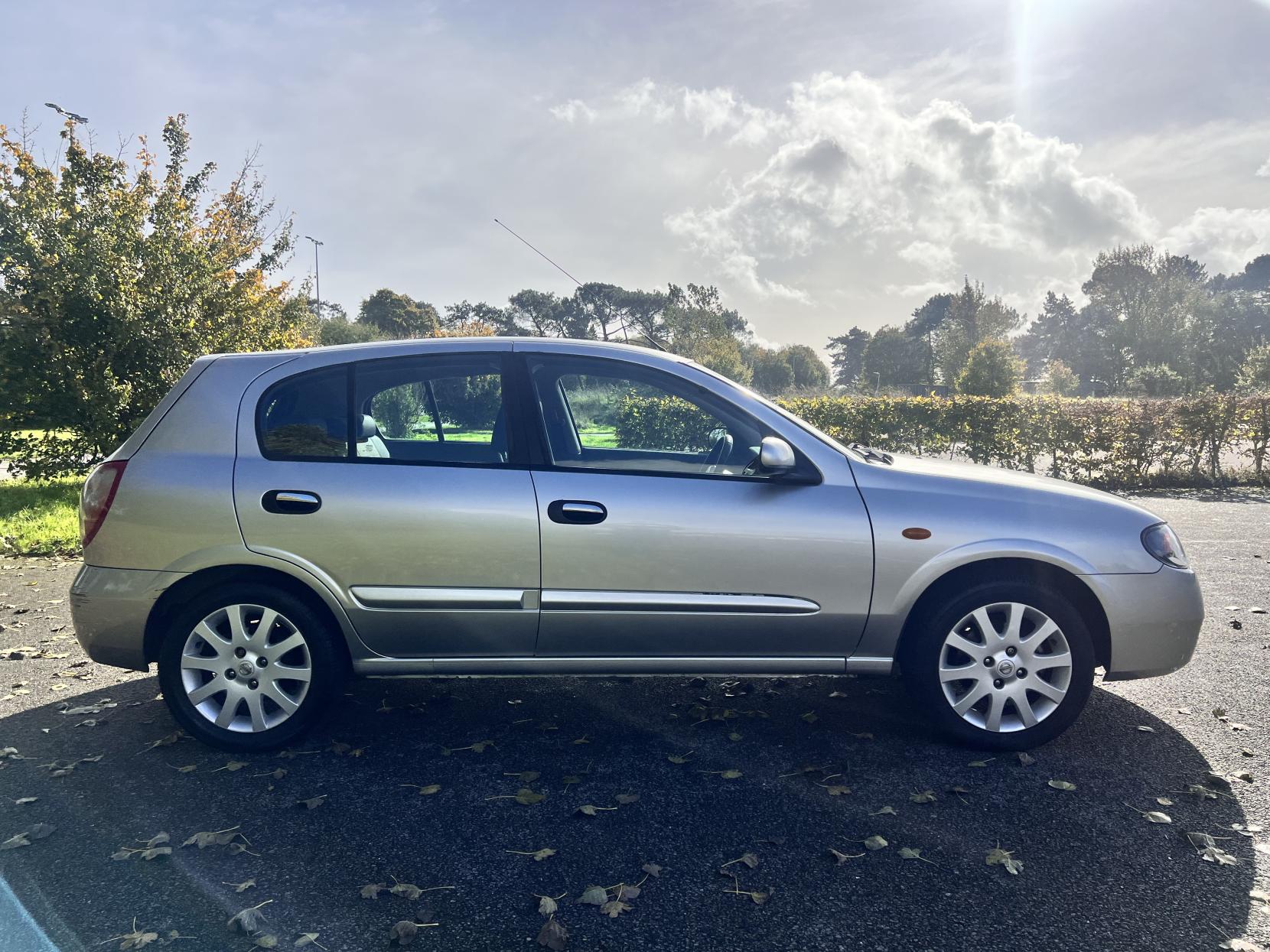 Nissan Almera 1.5 SE Hatchback 5dr Petrol Manual (160 g/km, 89 bhp)