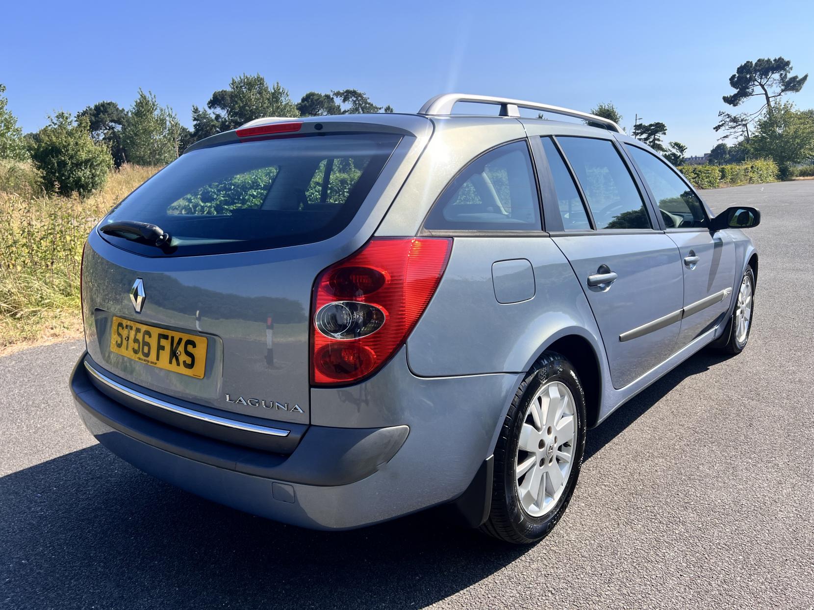 Renault Laguna 2.0 16v Expression Estate 5dr Petrol Automatic (206 g/km, 135 bhp)