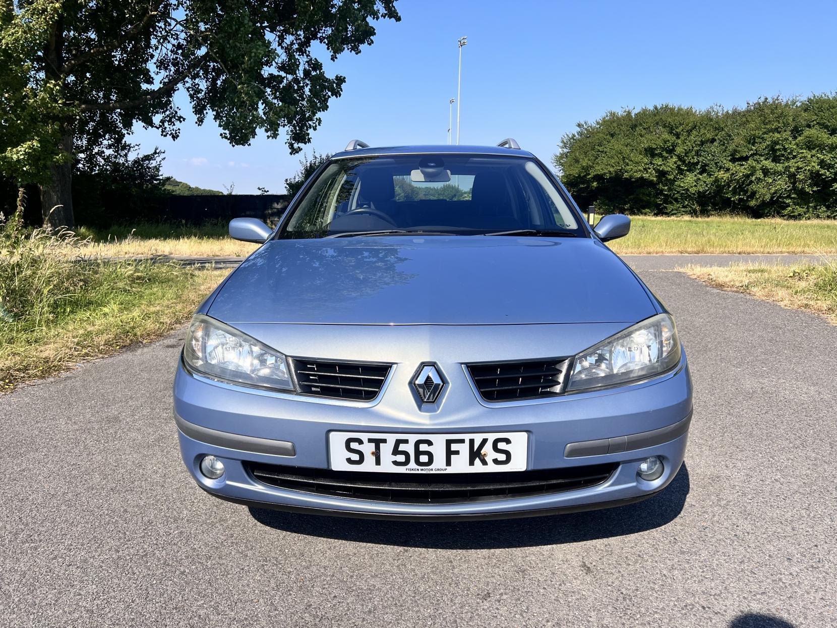 Renault Laguna 2.0 16v Expression Estate 5dr Petrol Automatic (206 g/km, 135 bhp)