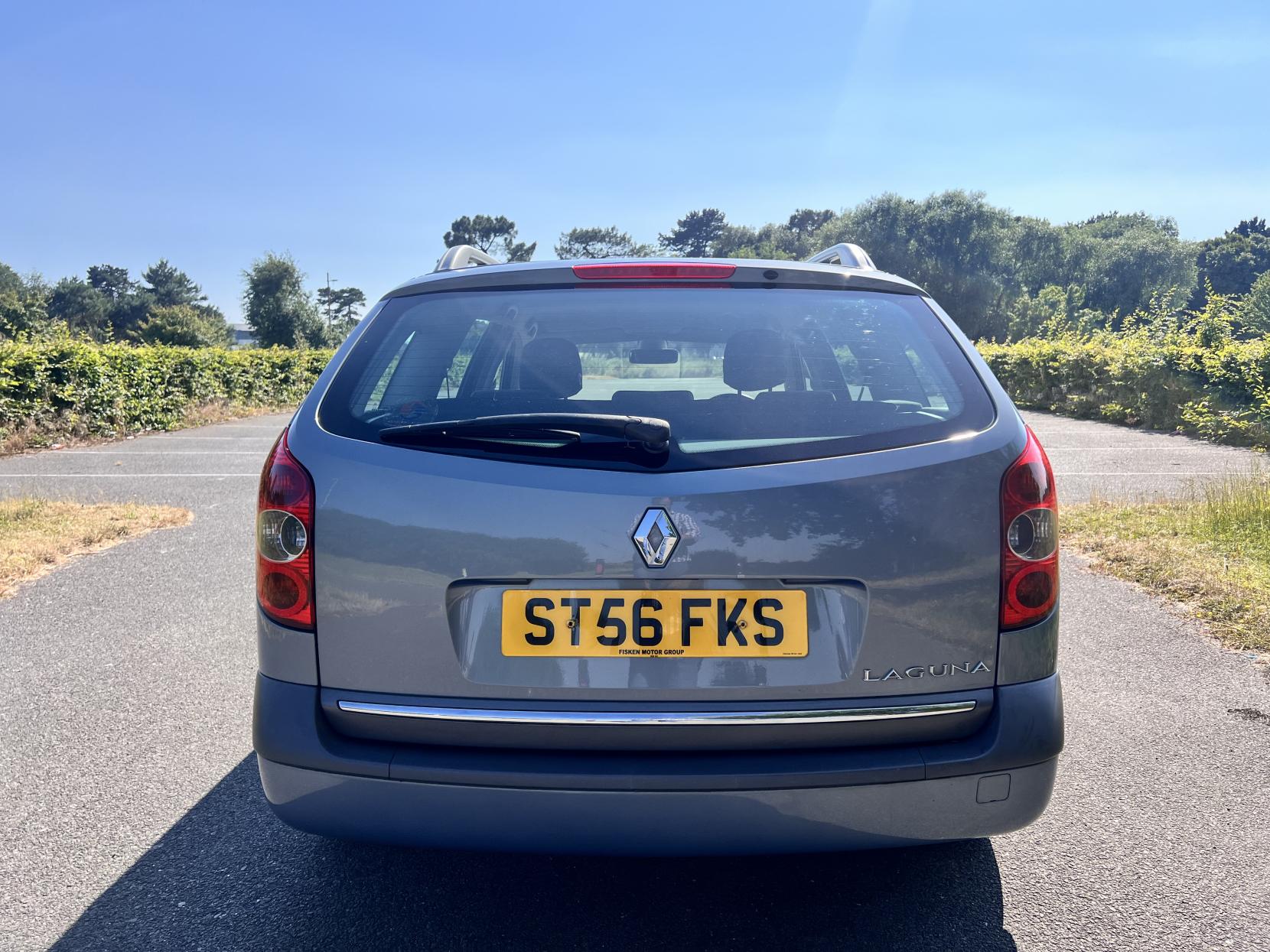 Renault Laguna 2.0 16v Expression Estate 5dr Petrol Automatic (206 g/km, 135 bhp)