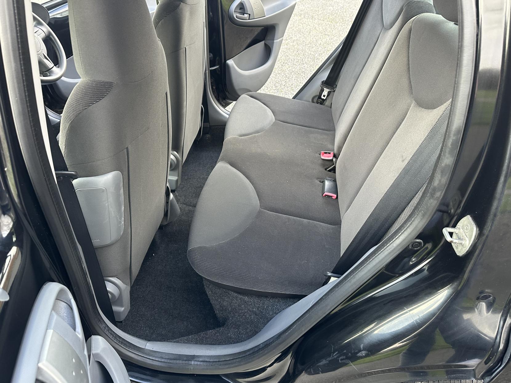 Citroen C1 1.0i Rhythm Hatchback 5dr Petrol Manual Euro 4 (67 ps)