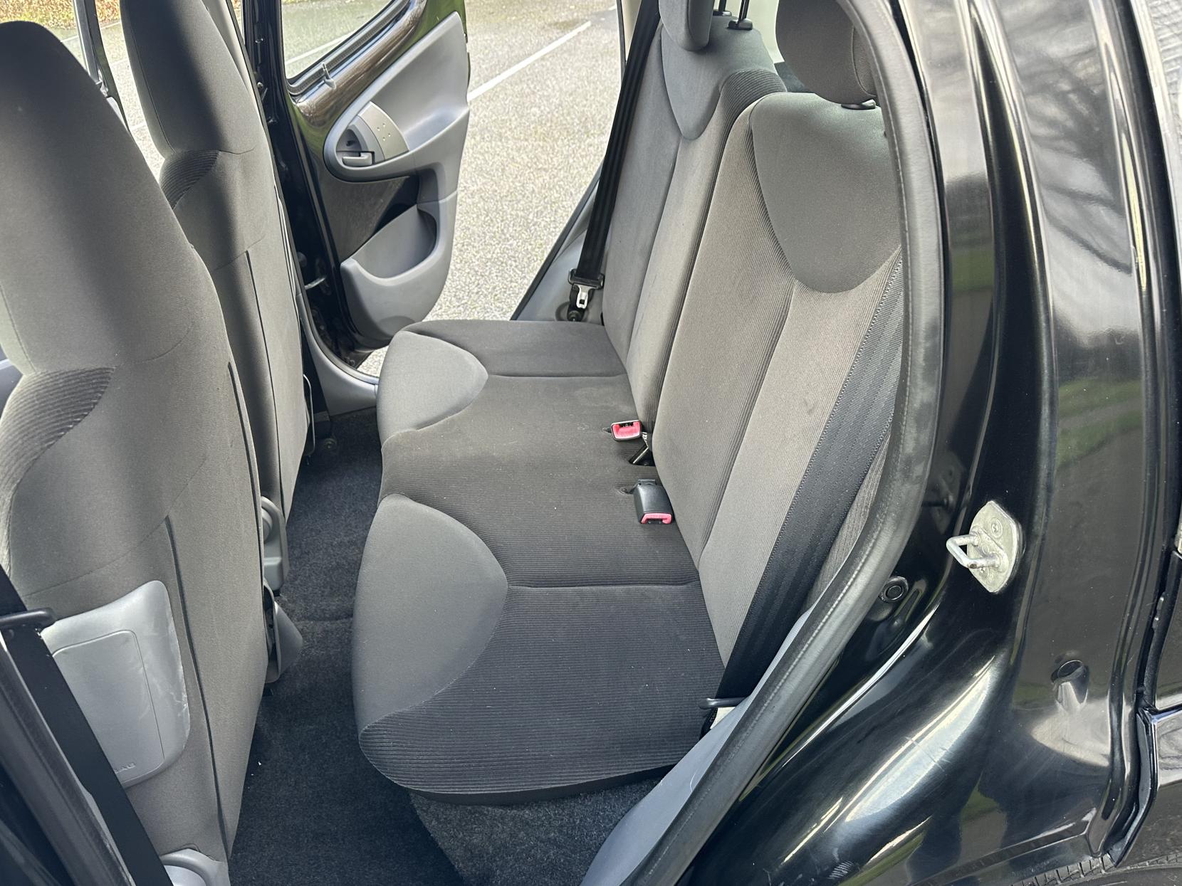 Citroen C1 1.0i Rhythm Hatchback 5dr Petrol Manual Euro 4 (67 ps)