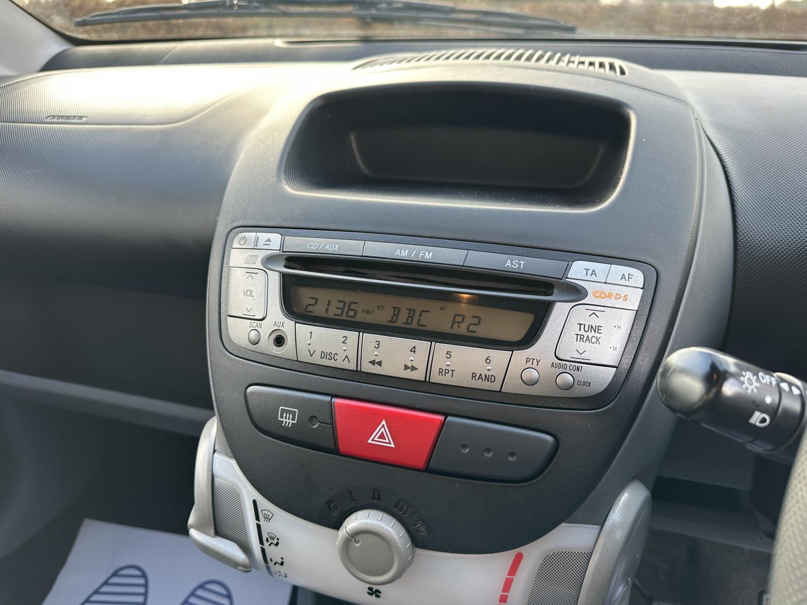 Citroen C1 1.0i Rhythm Hatchback 5dr Petrol Manual Euro 4 (67 ps)