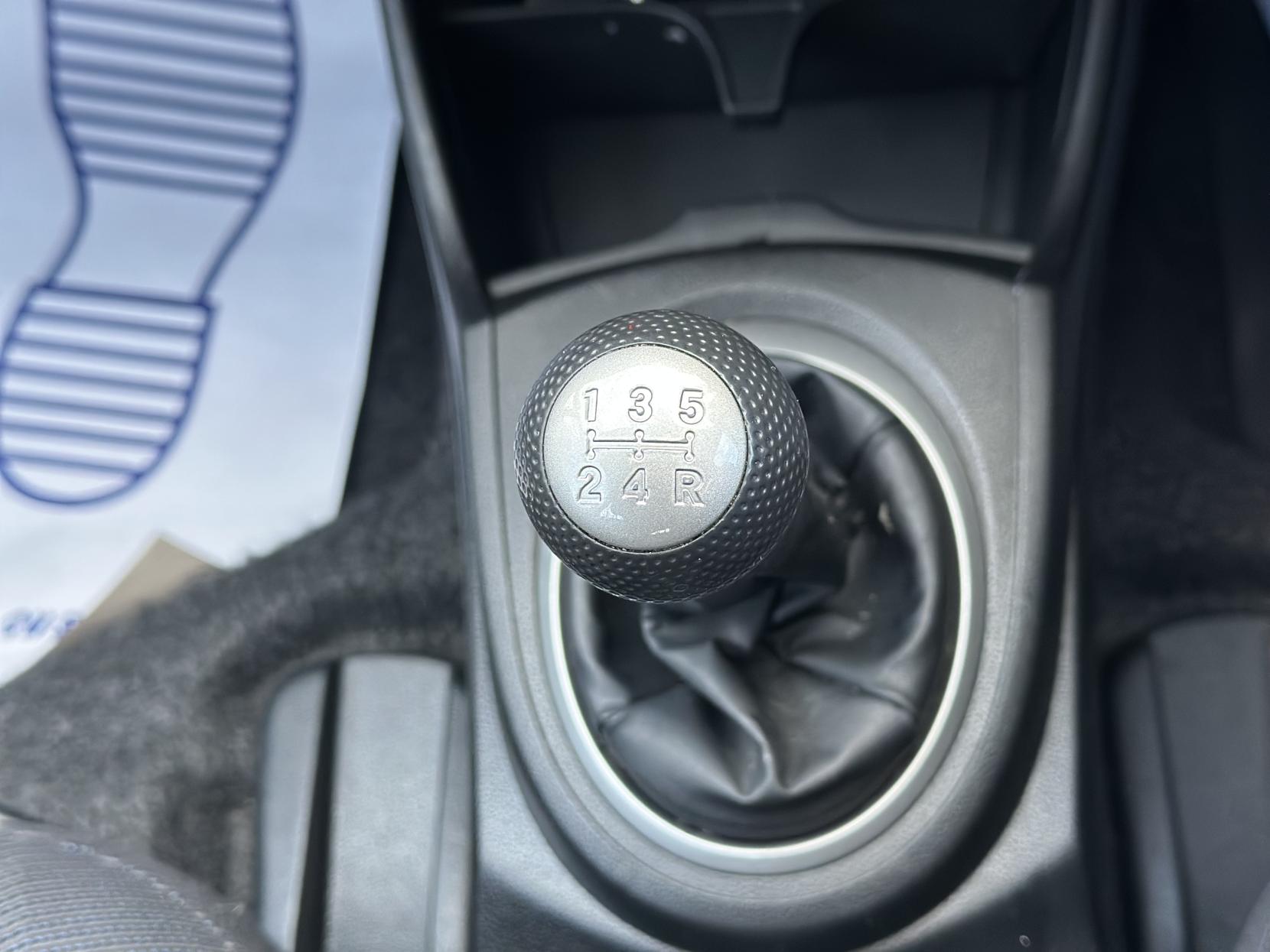 Honda Jazz 1.4 i-VTEC ES Hatchback 5dr Petrol Manual Euro 5 (99 ps)