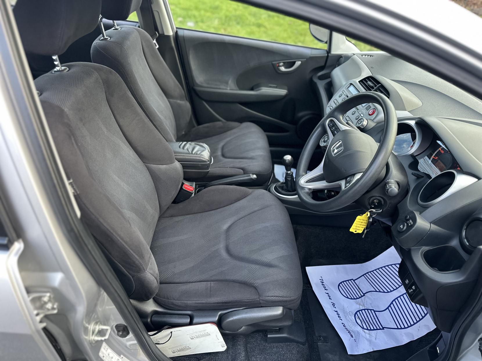 Honda Jazz 1.4 i-VTEC ES Hatchback 5dr Petrol Manual Euro 5 (99 ps)