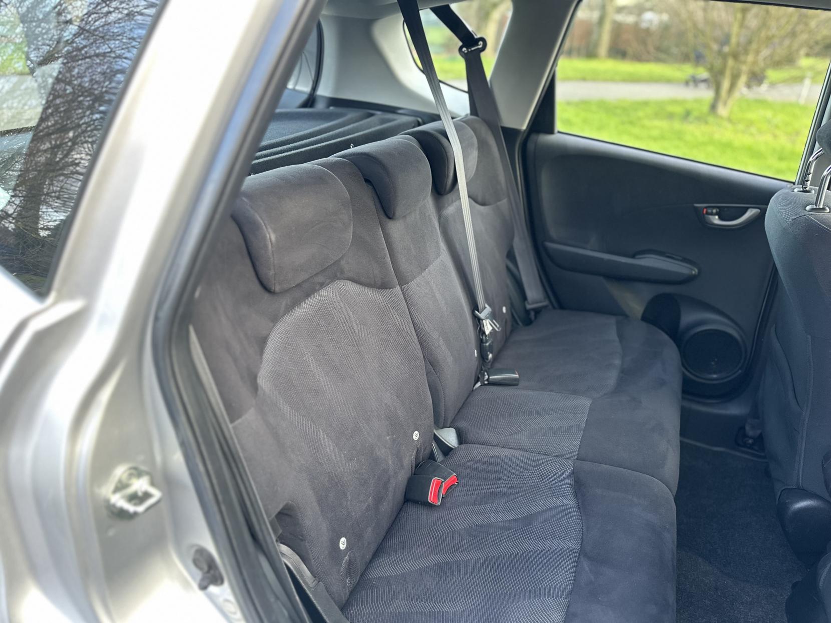 Honda Jazz 1.4 i-VTEC ES Hatchback 5dr Petrol Manual Euro 5 (99 ps)