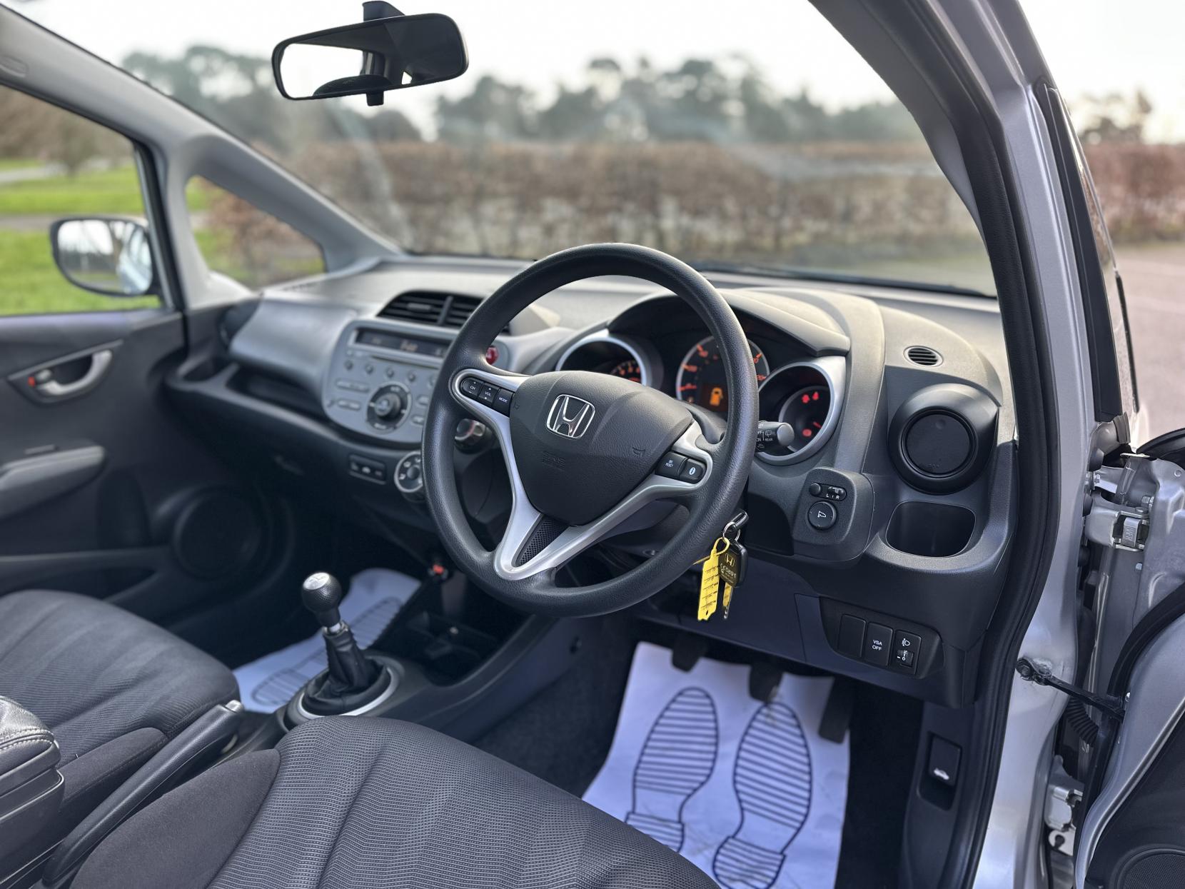 Honda Jazz 1.4 i-VTEC ES Hatchback 5dr Petrol Manual Euro 5 (99 ps)