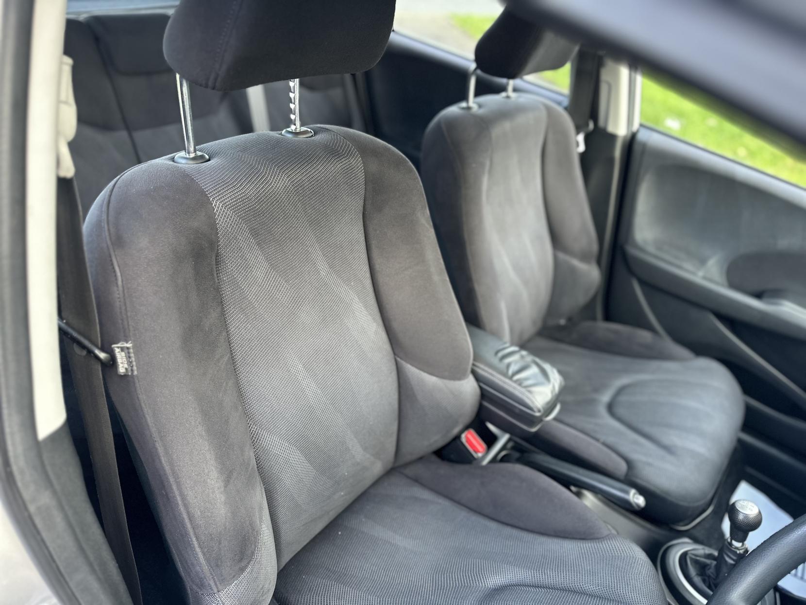 Honda Jazz 1.4 i-VTEC ES Hatchback 5dr Petrol Manual Euro 5 (99 ps)