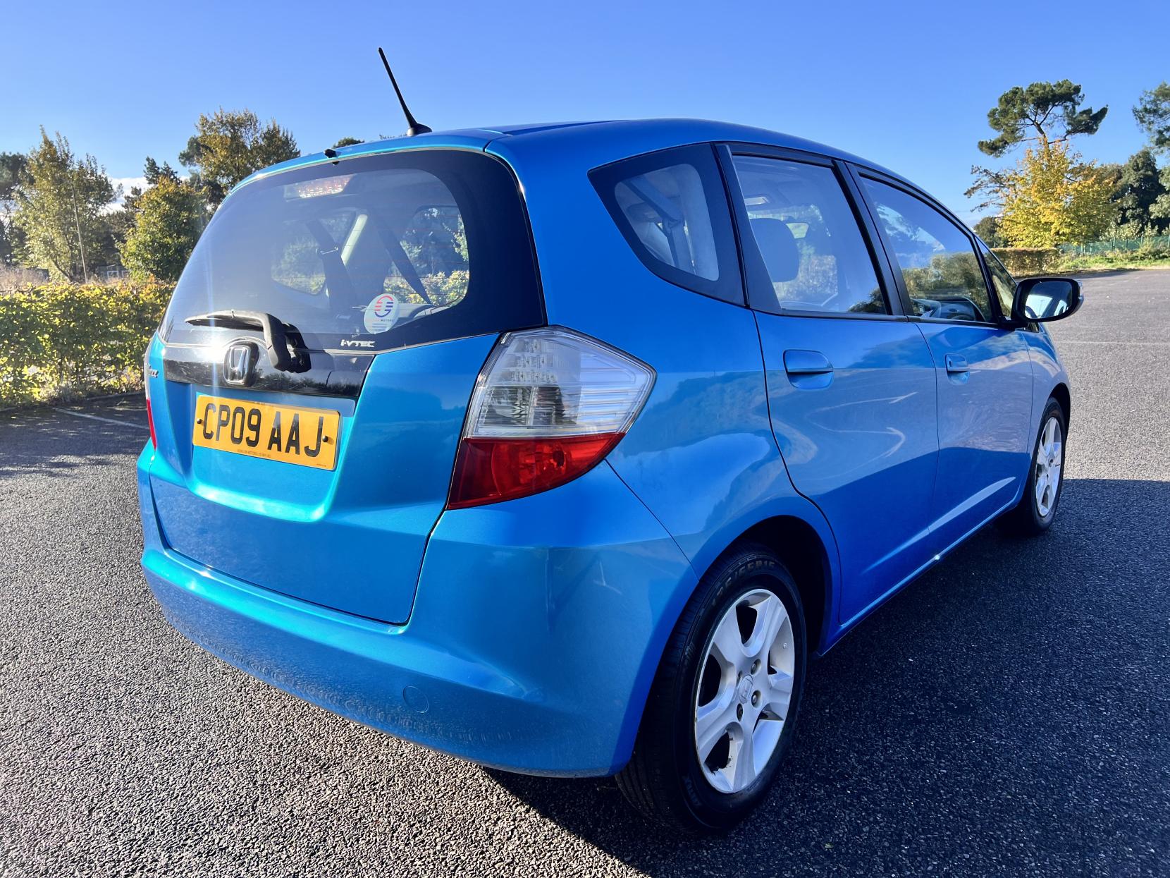 Honda Jazz 1.4 i-VTEC ES Hatchback 5dr Petrol i SHIFT Euro 4 (100 ps)