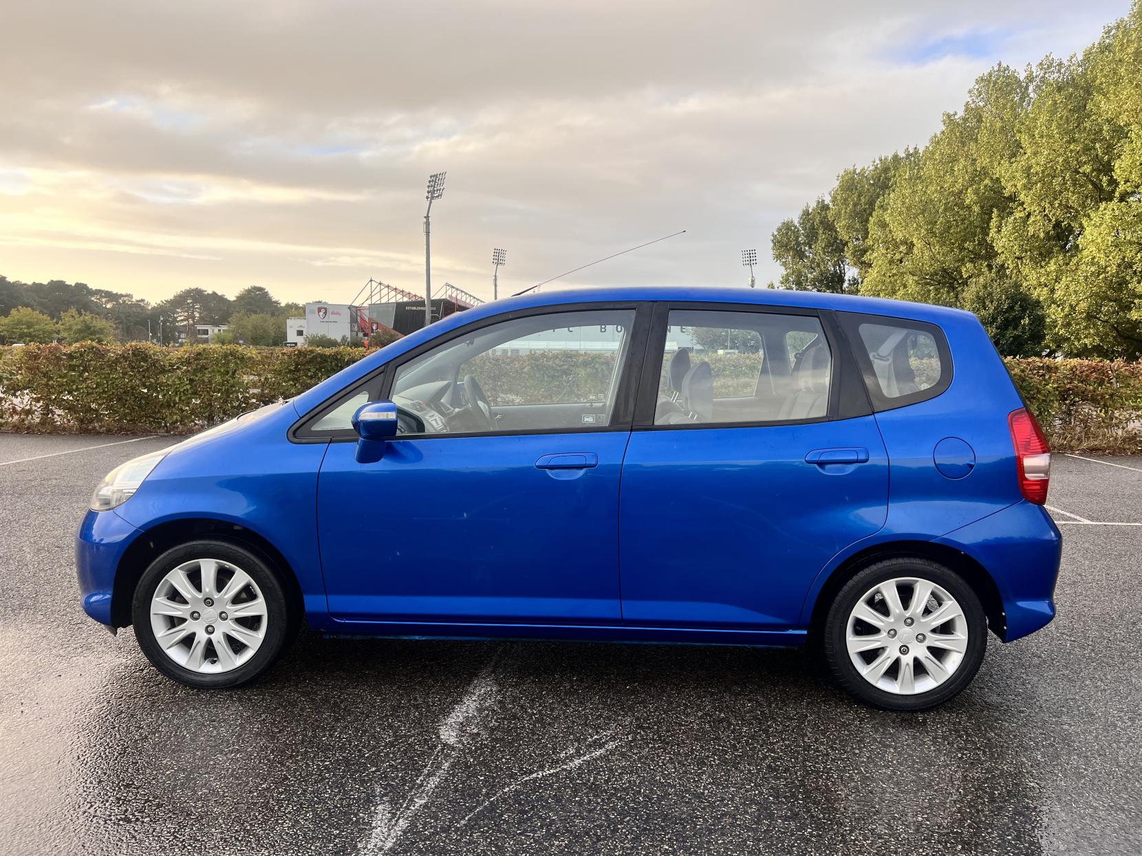 Honda Jazz 1.4 i-DSI SE Hatchback 5dr Petrol Manual (137 g/km, 82 bhp)