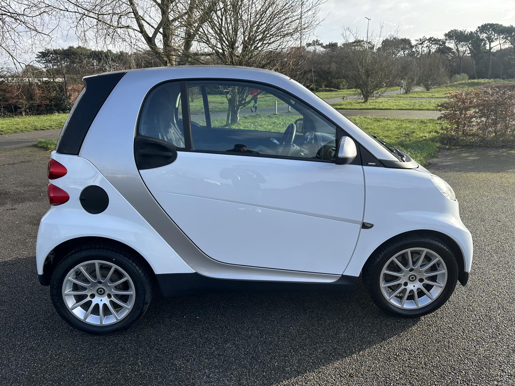 Smart fortwo 1.0 MHD Passion Coupe 2dr Petrol Auto Euro 4 (71 bhp)